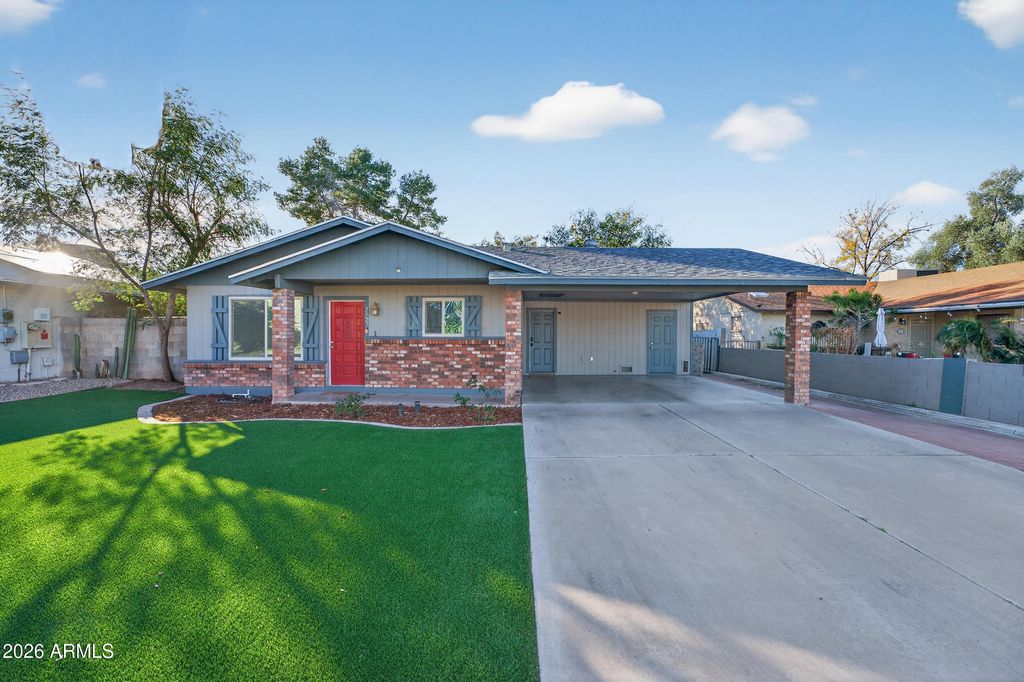 Photo of 2527 E Obregon Street, Tempe, AZ 85288 (MLS # 6970010)