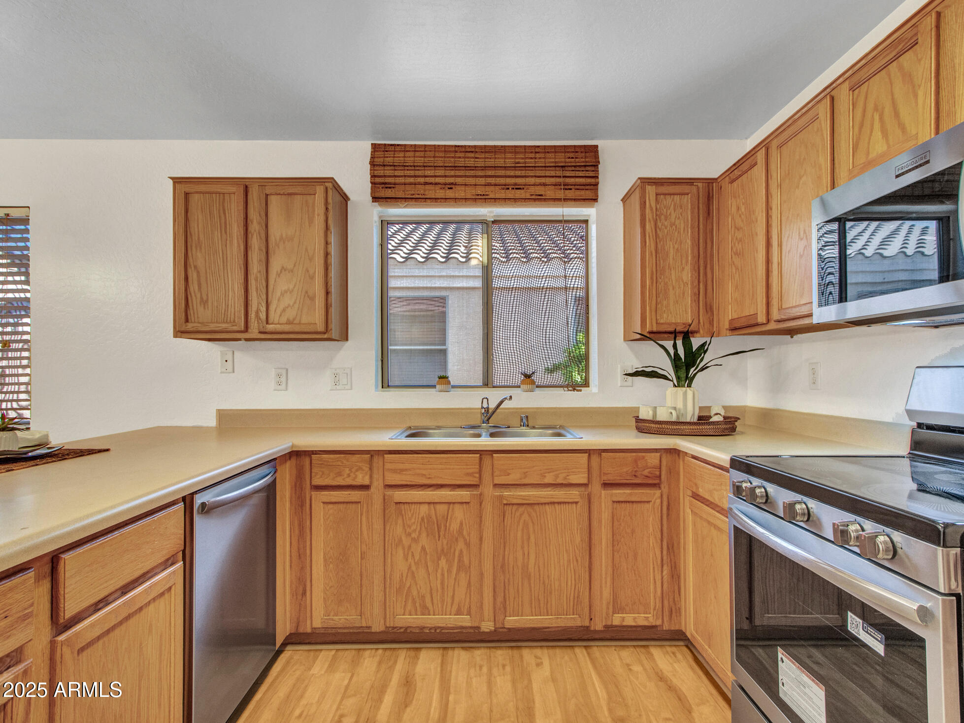 Buckeye, Arizona 85326, United States, 4 Bedrooms Bedrooms, ,2 BathroomsBathrooms,Residential,Active,176403