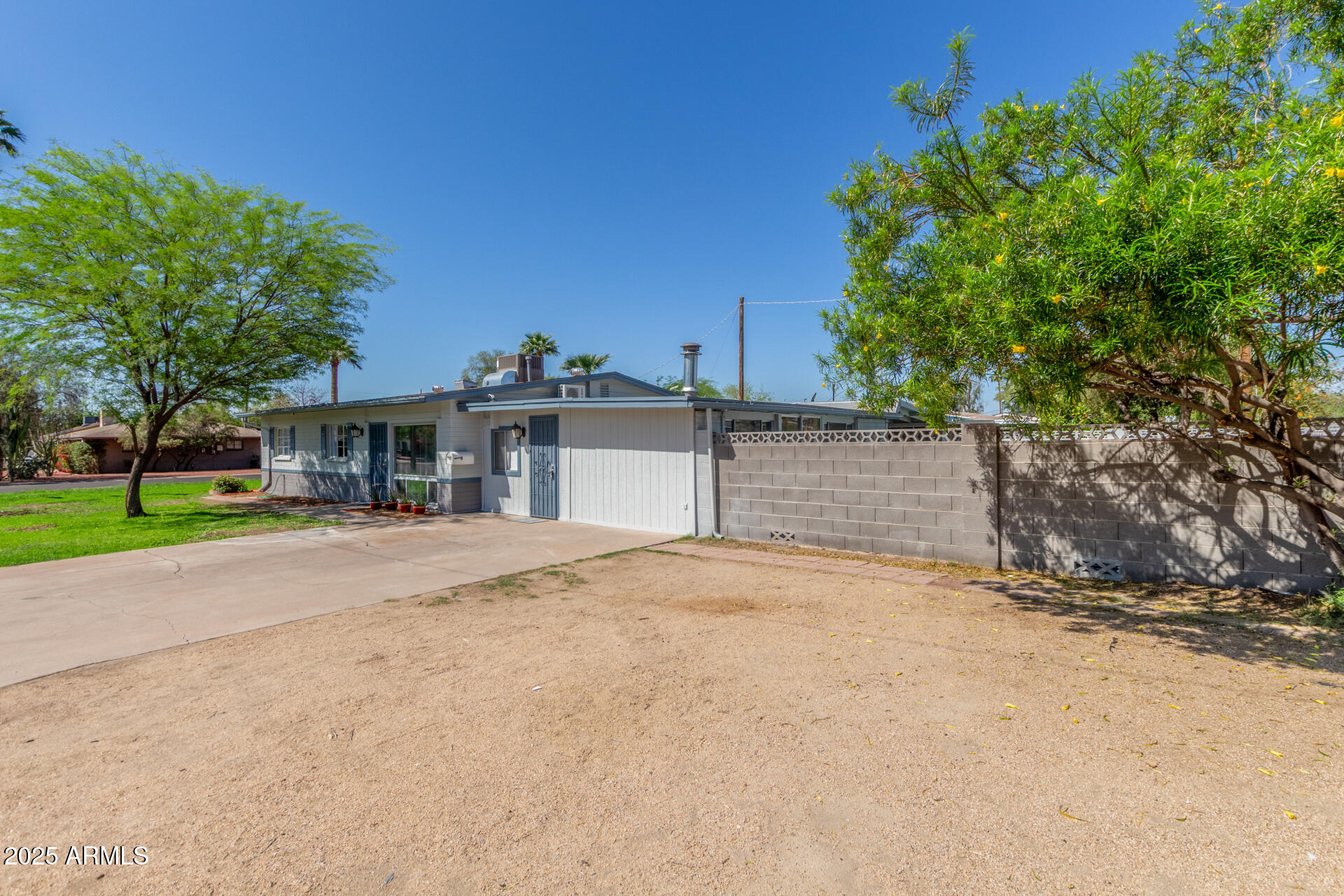 3824 N 8TH Avenue