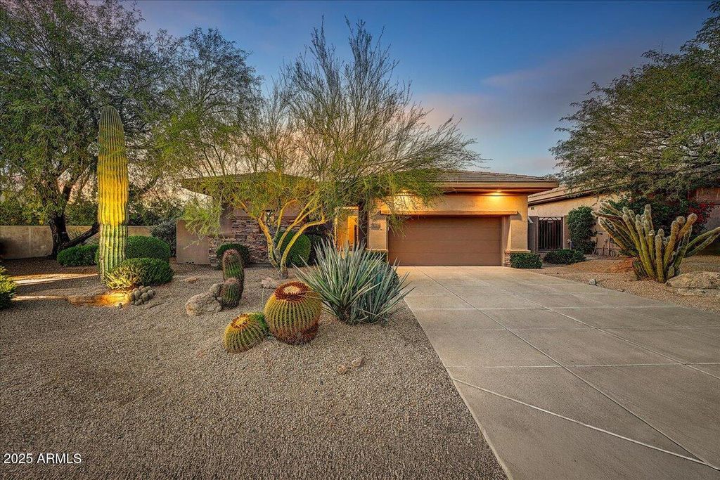 Photo of 7256 E Visao Drive, Scottsdale, AZ 85266 (MLS # 6940064)