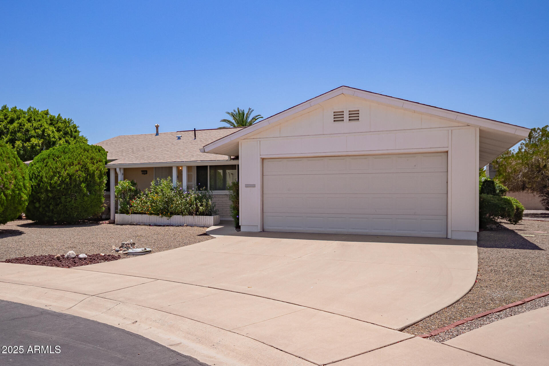 10904 W DEANNE Drive