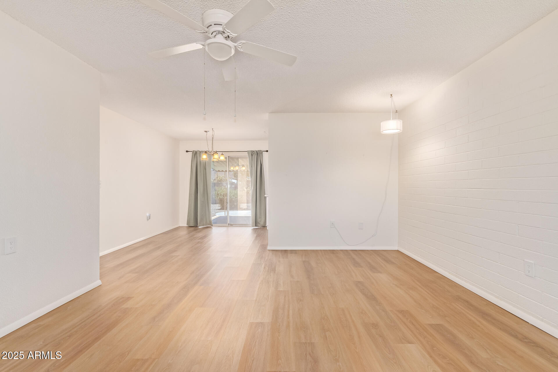 10904 W DEANNE Drive