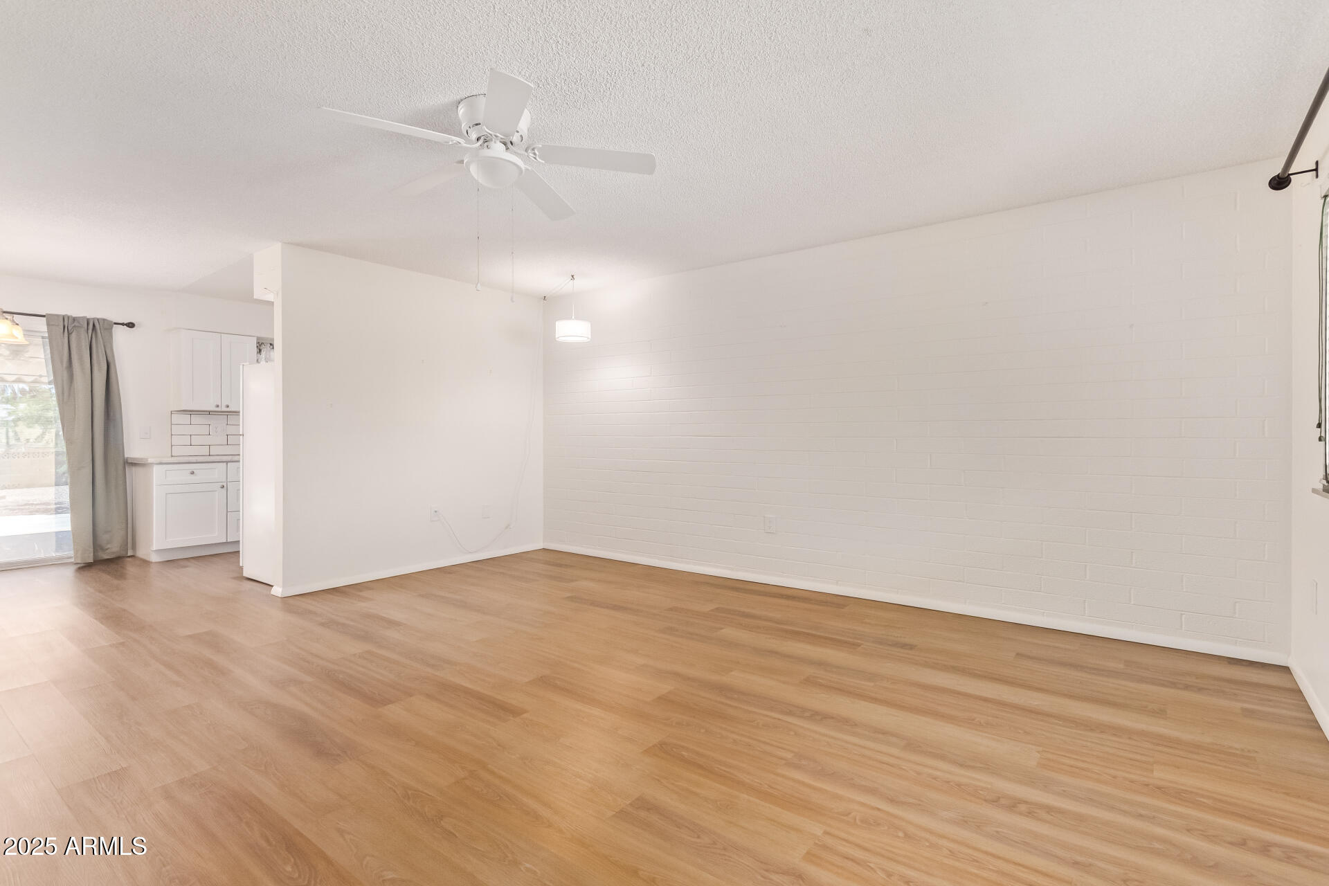 10904 W DEANNE Drive