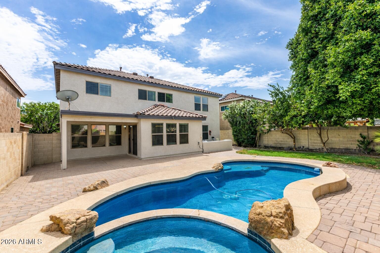 3216 W MOLLY Lane