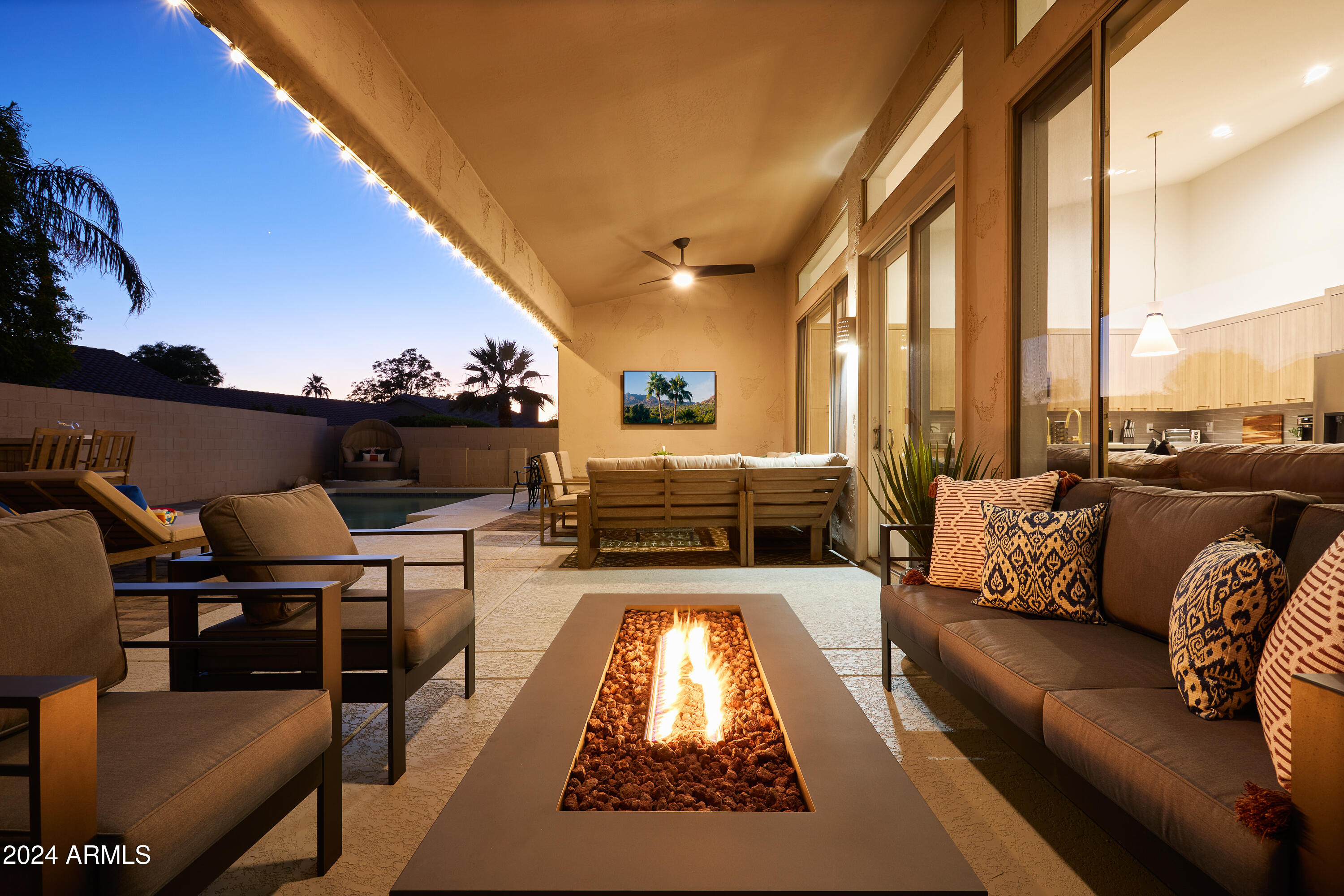 9871 E GELDING Drive