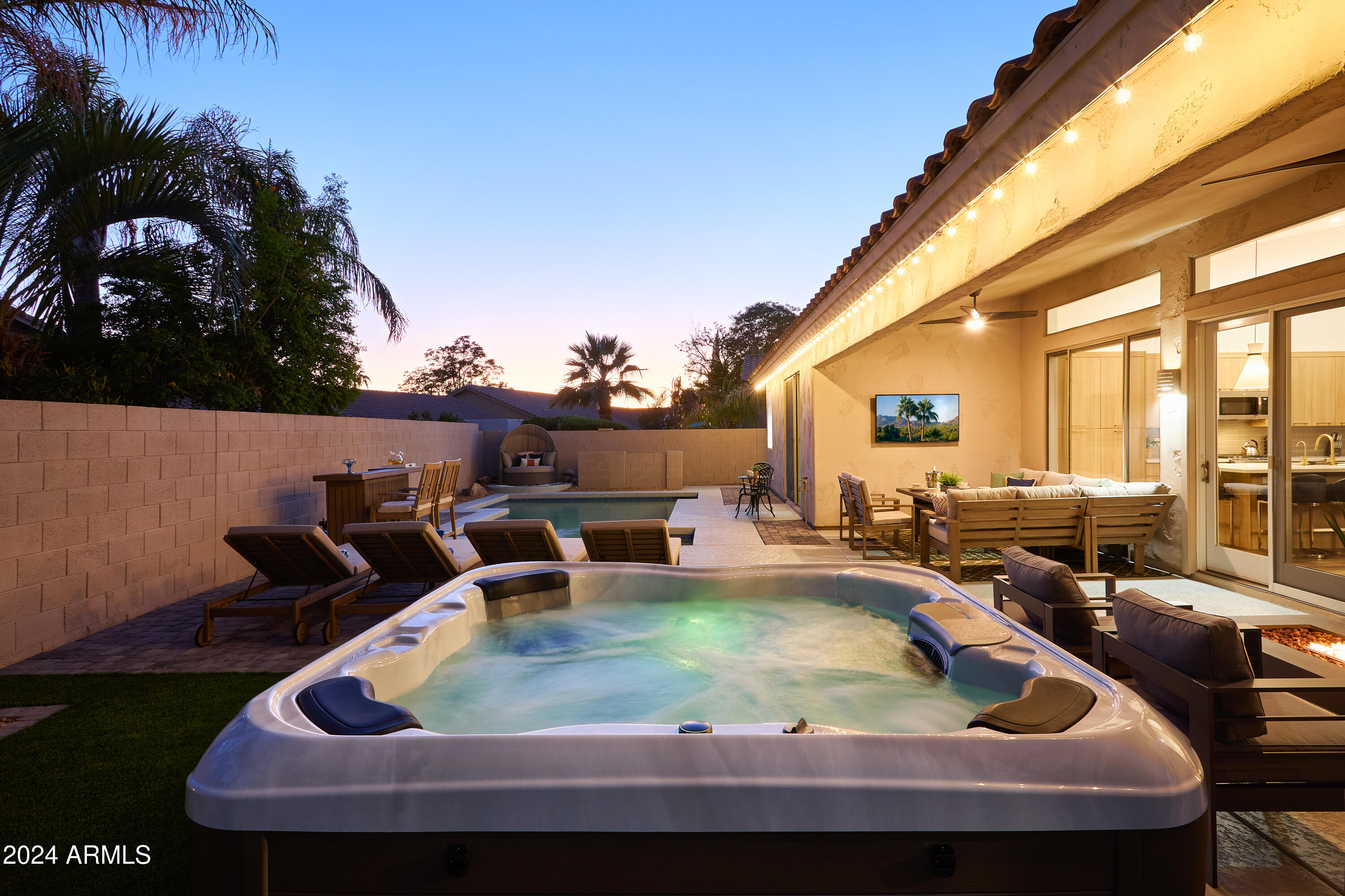 9871 E GELDING Drive