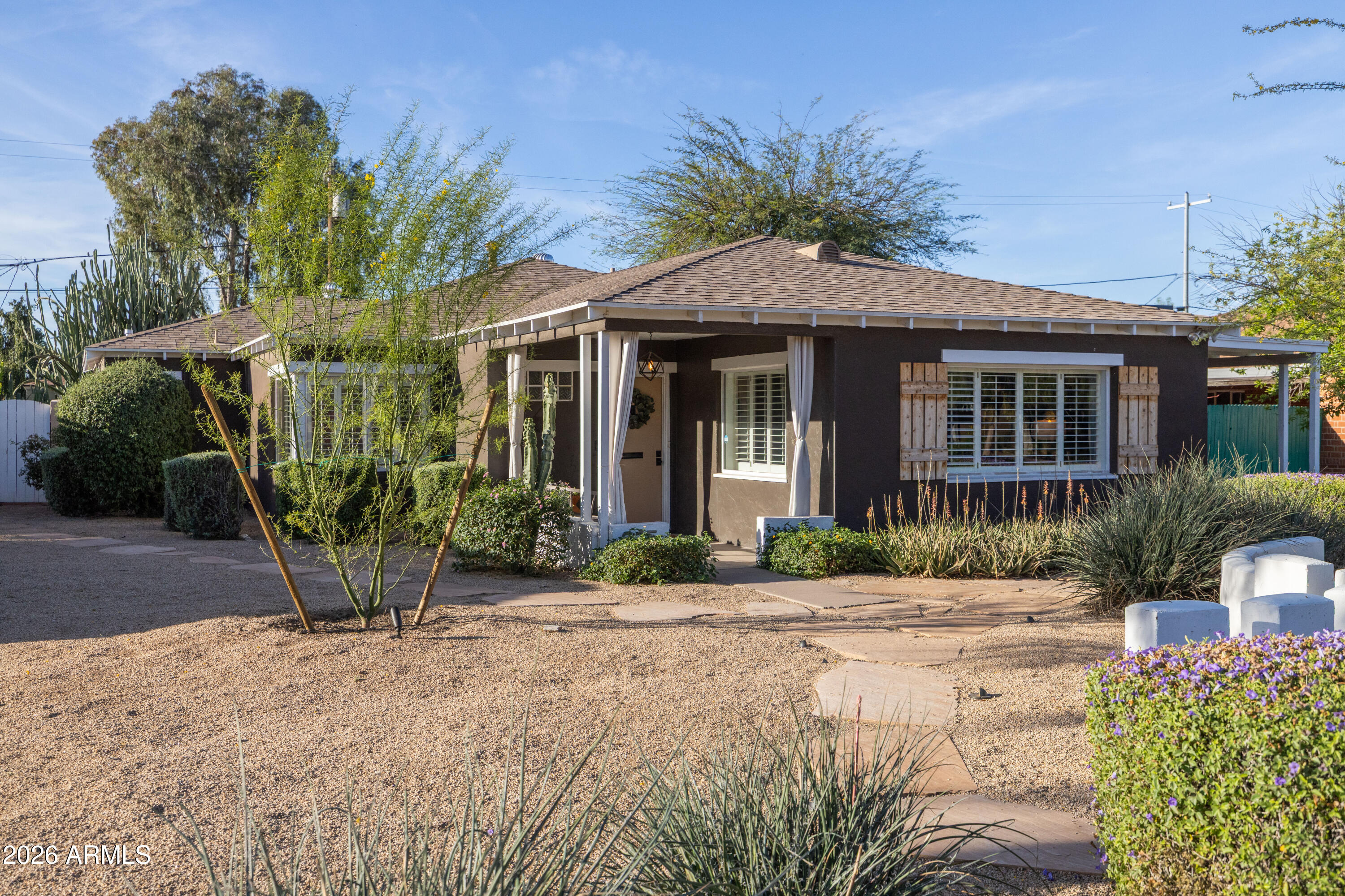 315 W EDGEMONT Avenue