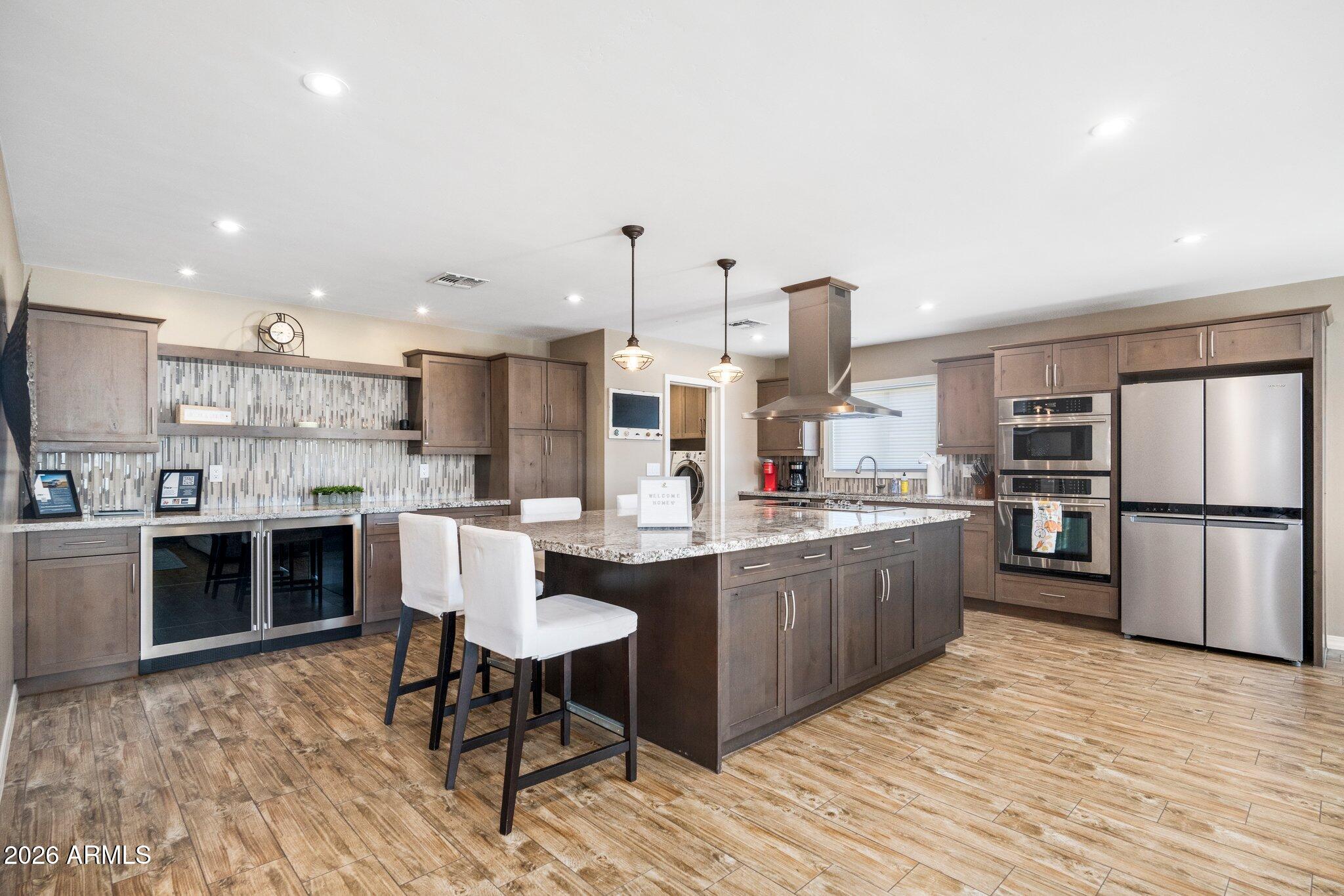 8625 E LINCOLN Drive