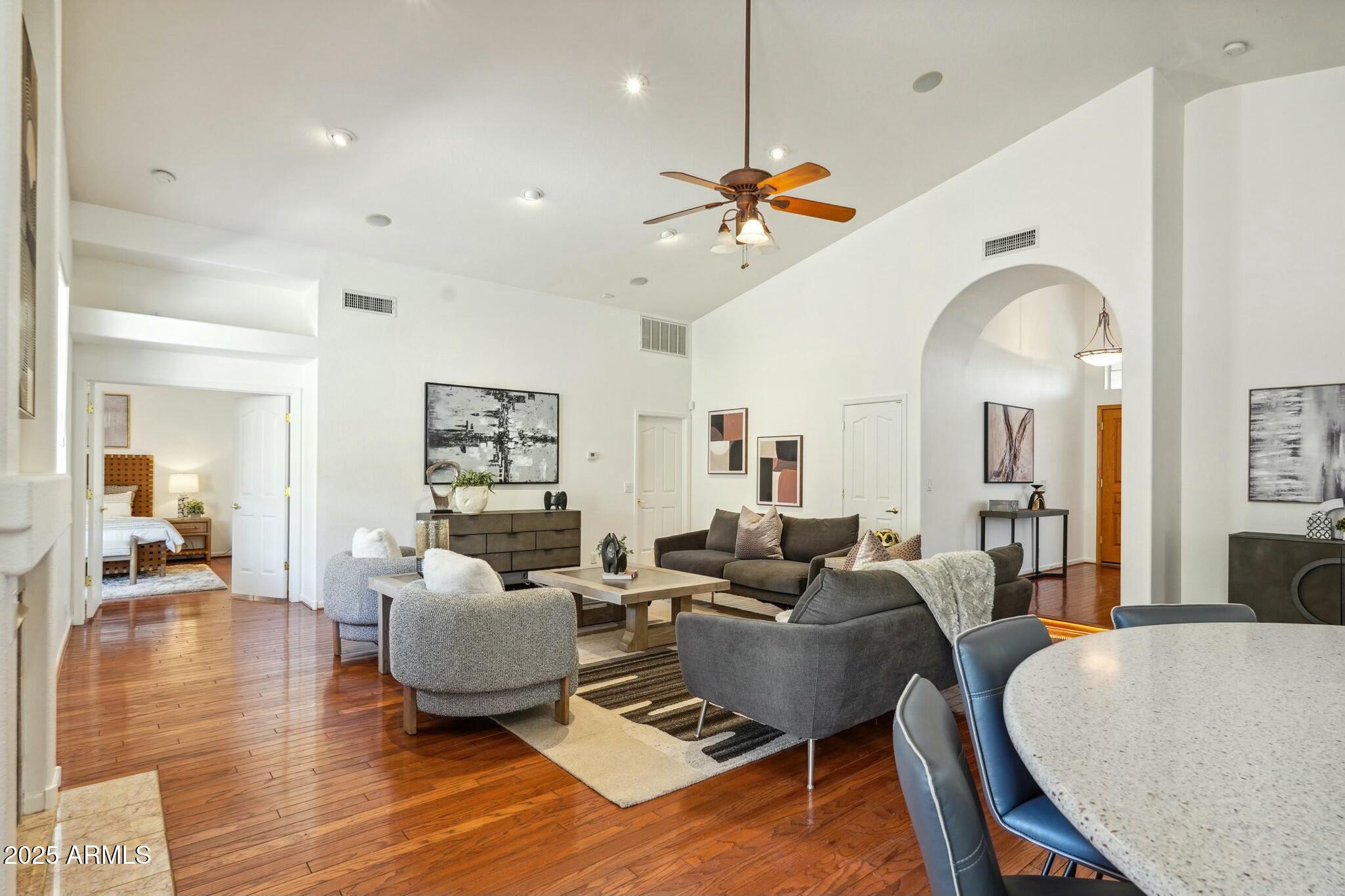 5310 W MELINDA Lane