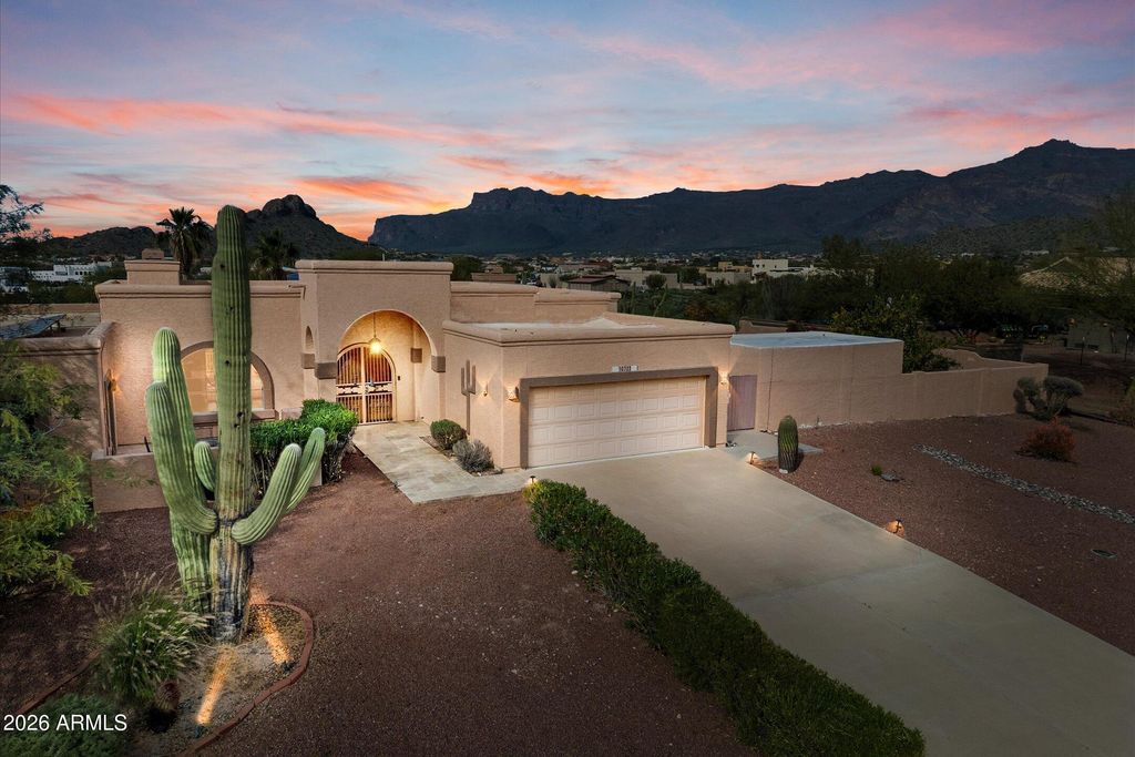 Photo of 10322 E Breathless Drive, Gold Canyon, AZ 85118 (MLS # 6959161)