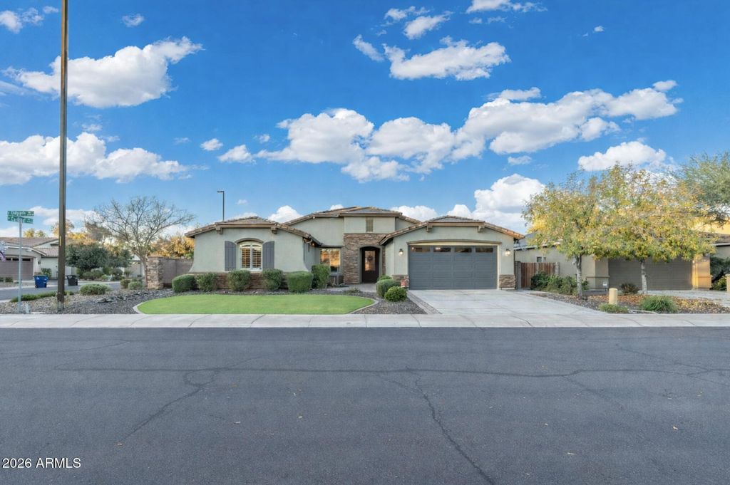 Photo of 2587 E Lodgepole Drive, Gilbert, AZ 85298 (MLS # 6967163)