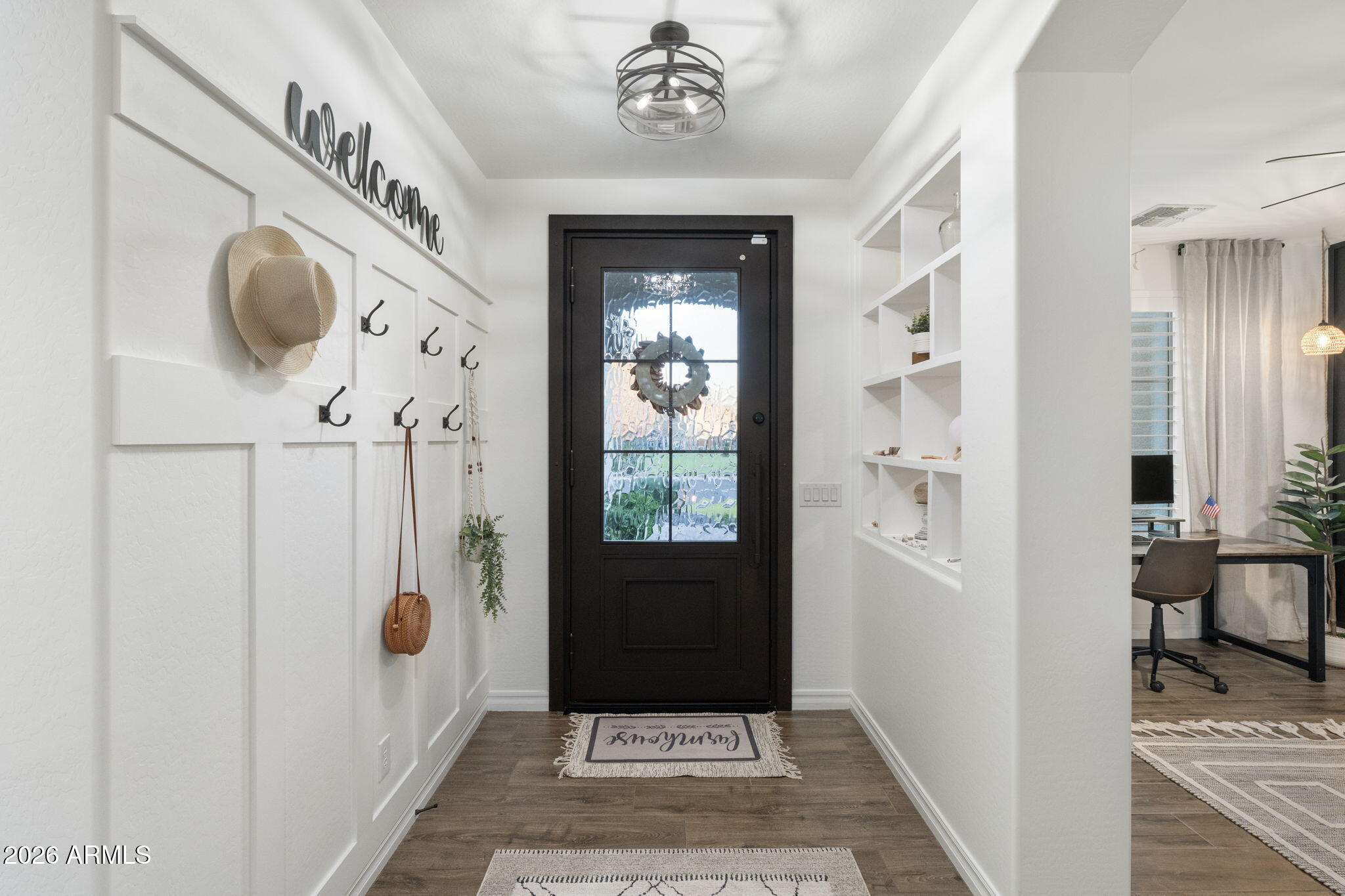 2587 E LODGEPOLE Drive