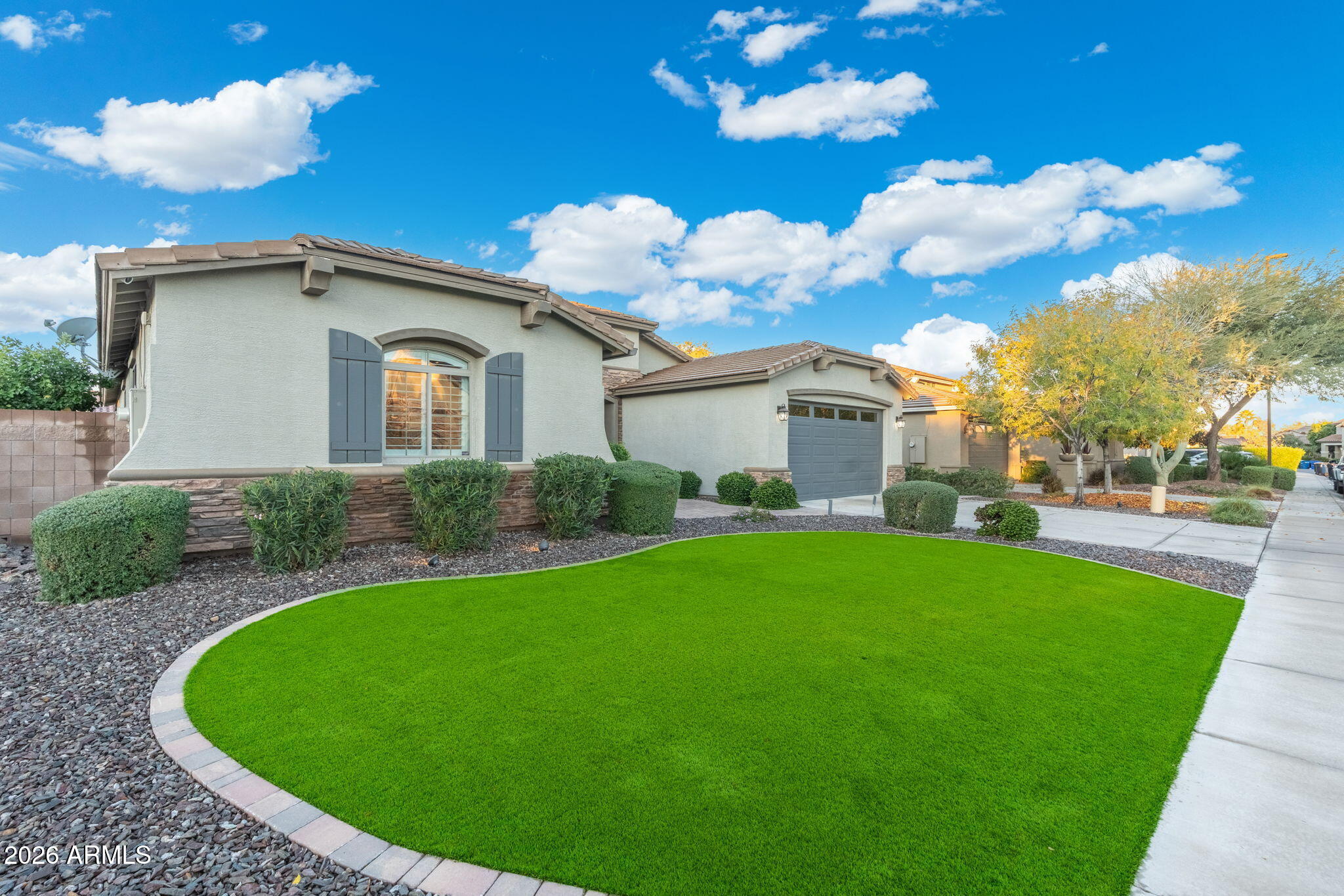 2587 E LODGEPOLE Drive