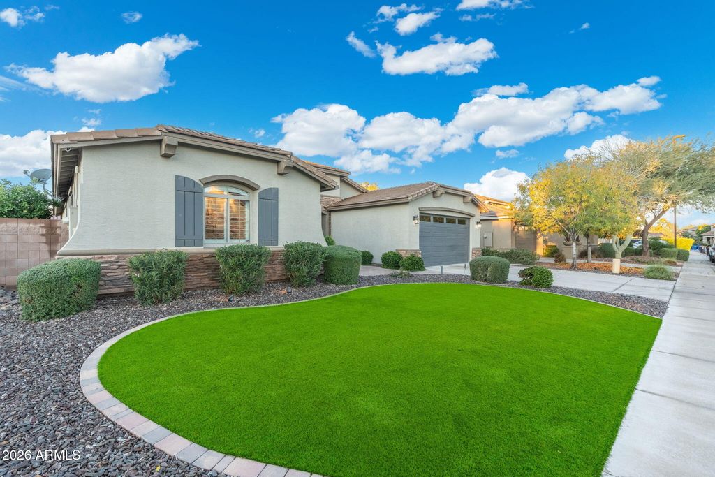Photo of 2587 E Lodgepole Drive, Gilbert, AZ 85298 (MLS # 6967163)
