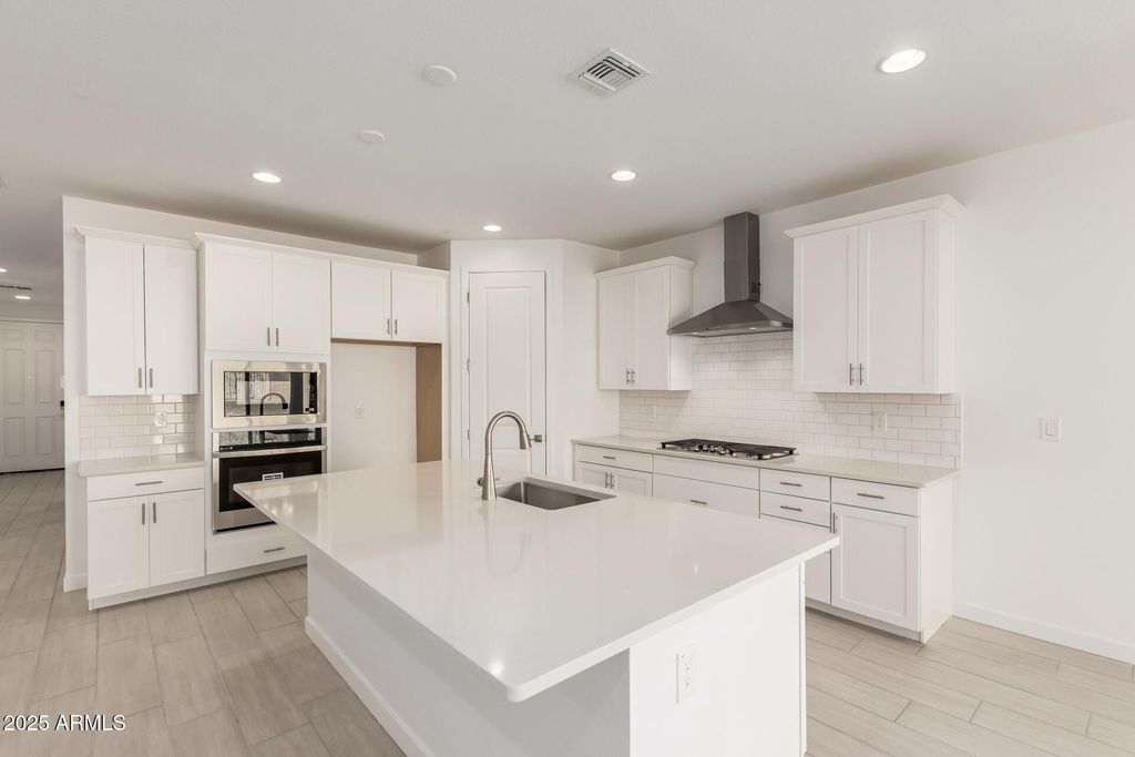 Photo of 16952 W Desert Lane, Goodyear, AZ 85338 (MLS # 6959747)