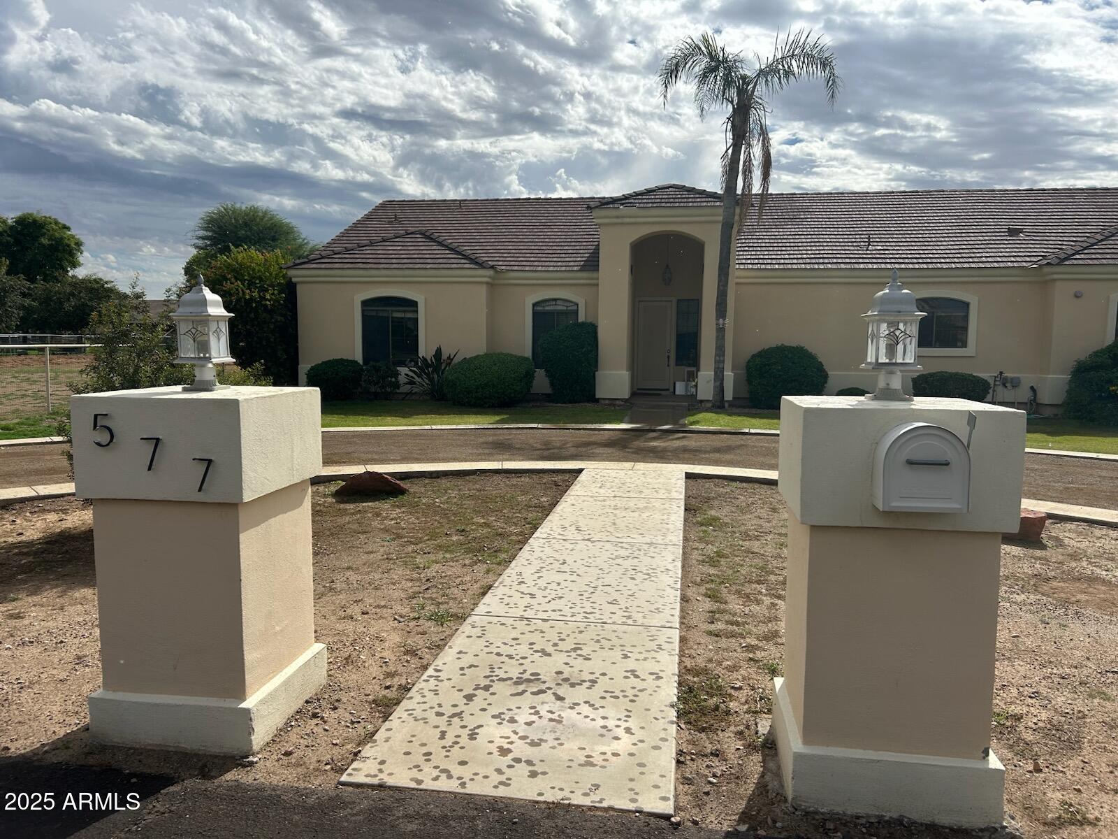 577 W Via De Palmas Road