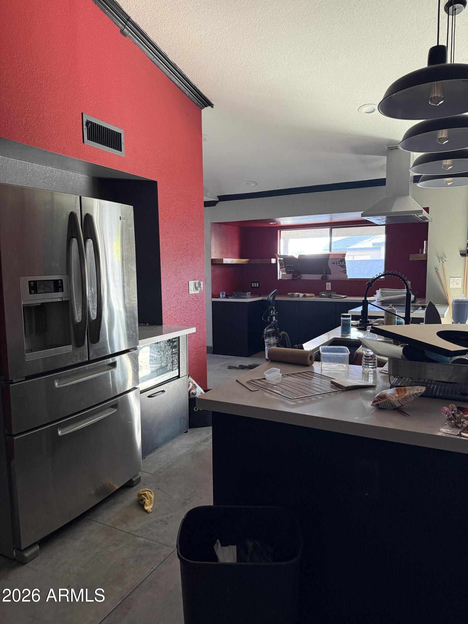 7301 W SWEETWATER Avenue