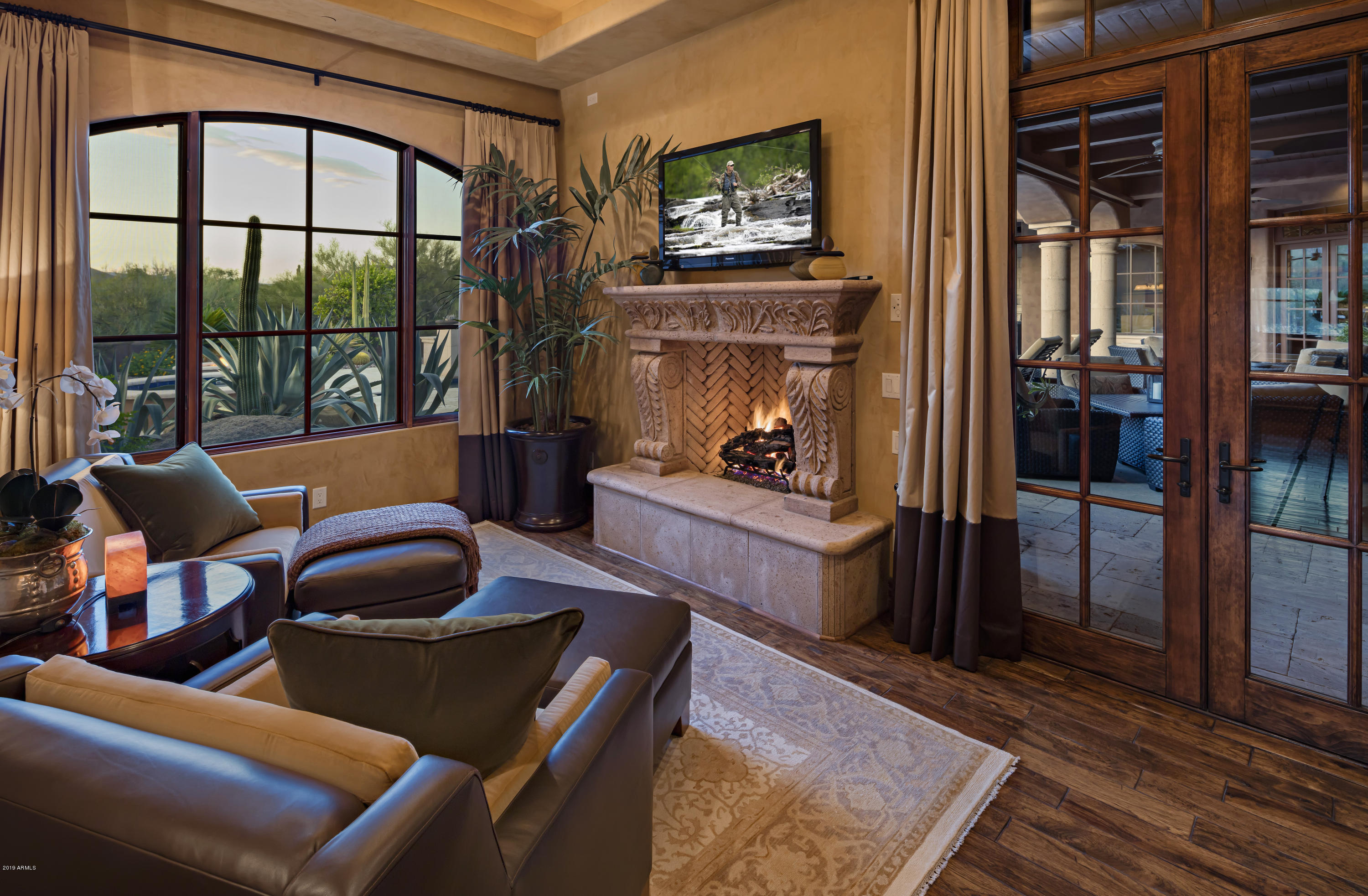 Whisper Rock - Residential