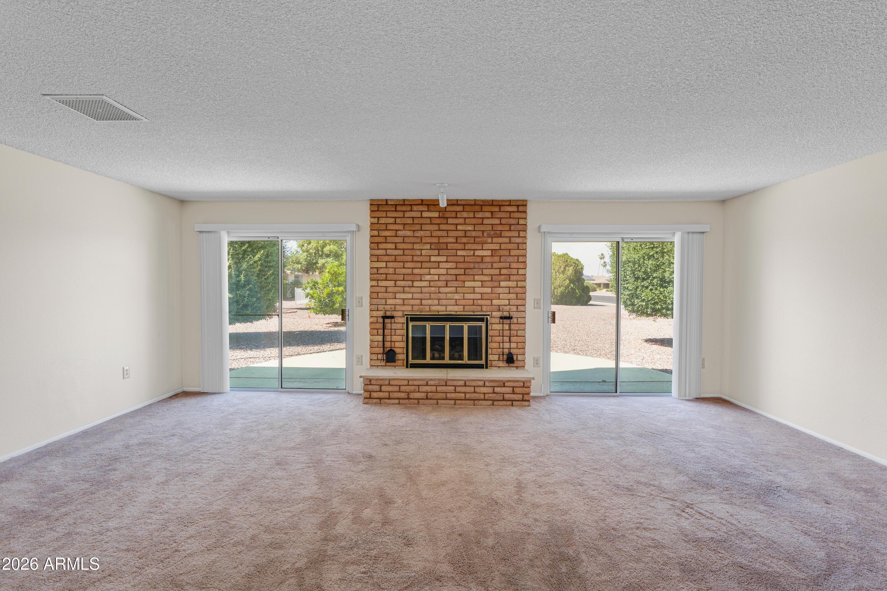 10551 W PRAIRIE HILLS Circle