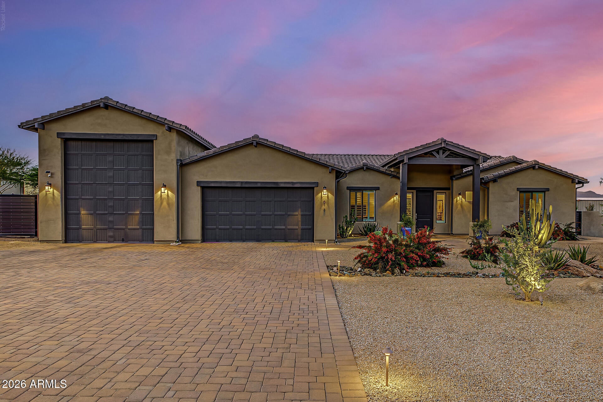 618 E TUMBLEWEED Drive