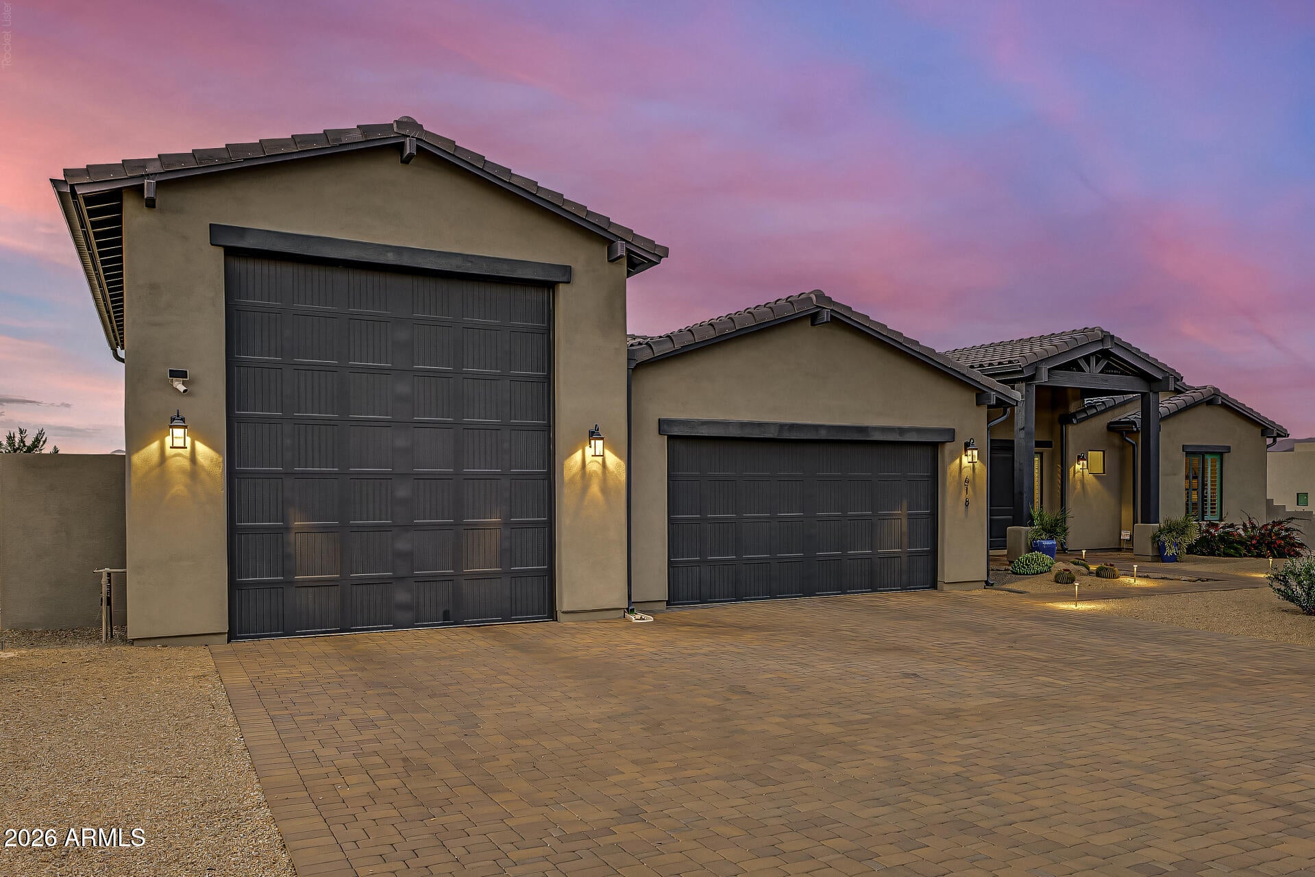 618 E TUMBLEWEED Drive