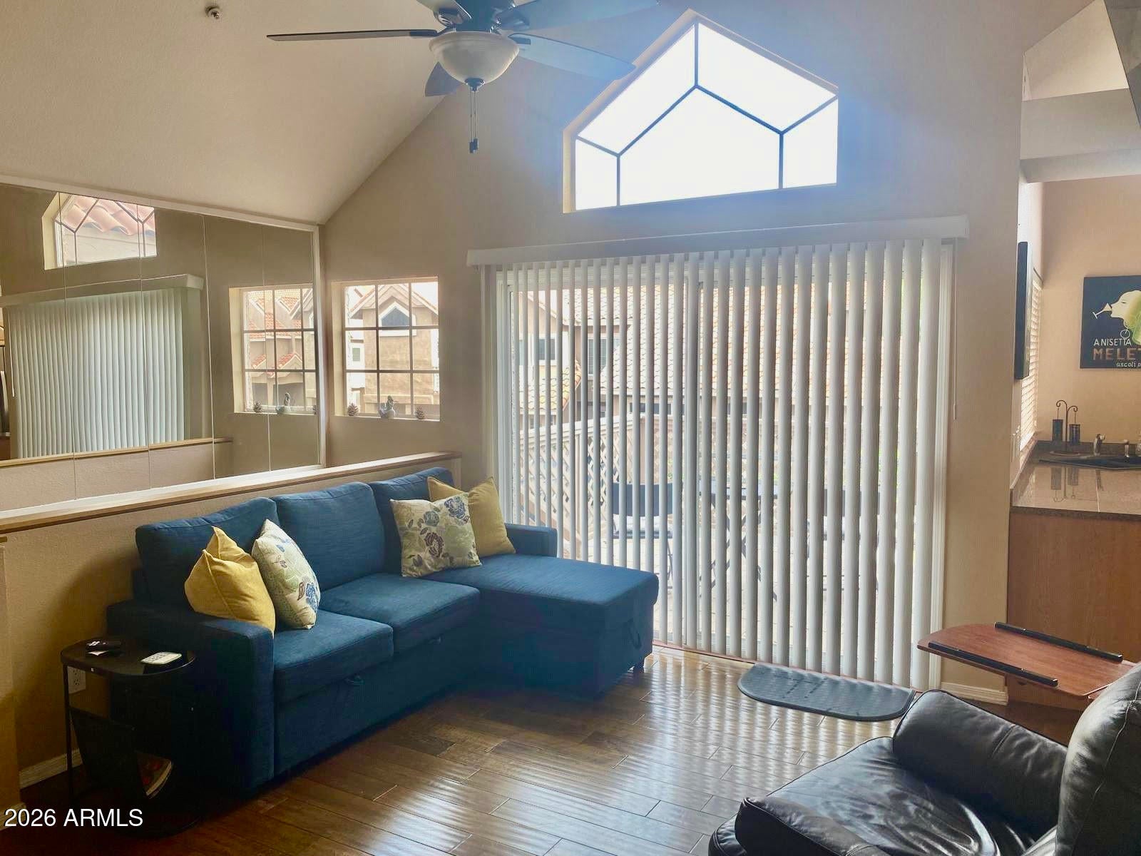 1633 E LAKESIDE Drive 51