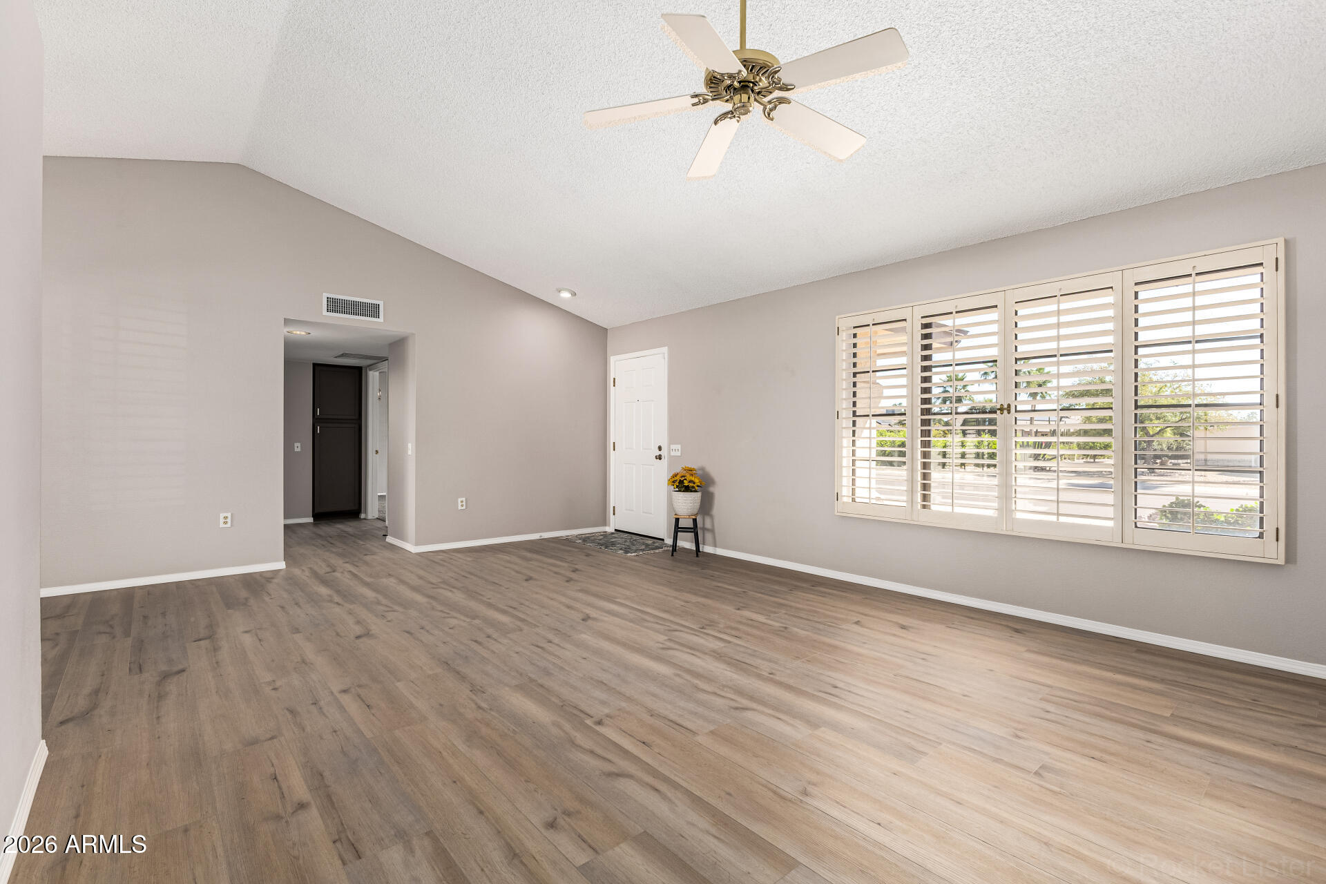 17218 N DESERT GLEN Drive