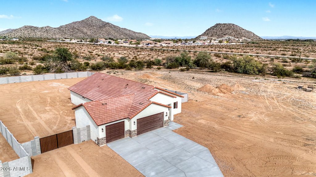 Photo of 9786 W Appaloosa Trail, Casa Grande, AZ 85194 (MLS # 6967388)