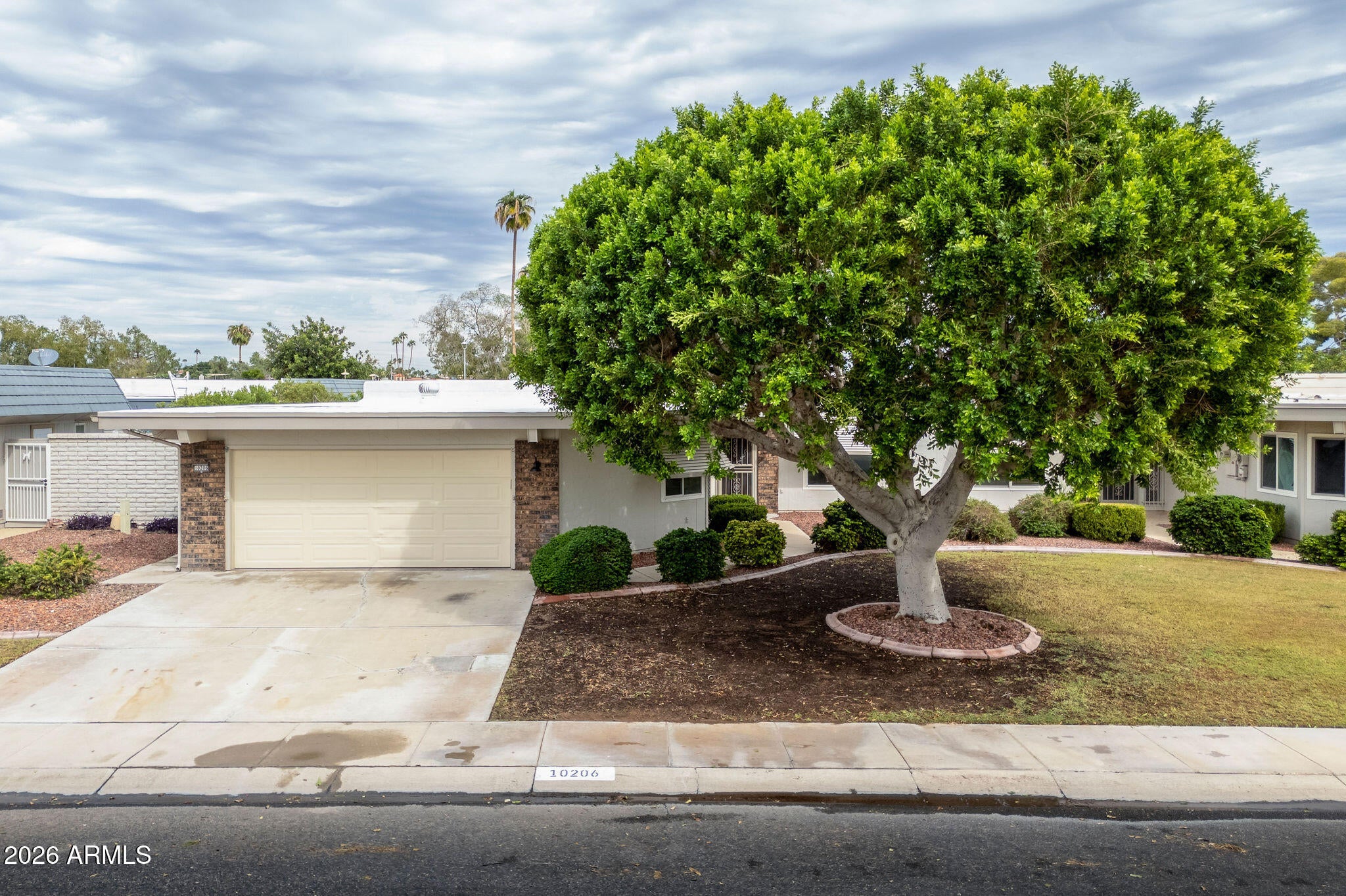 10206 W PINEAIRE Drive