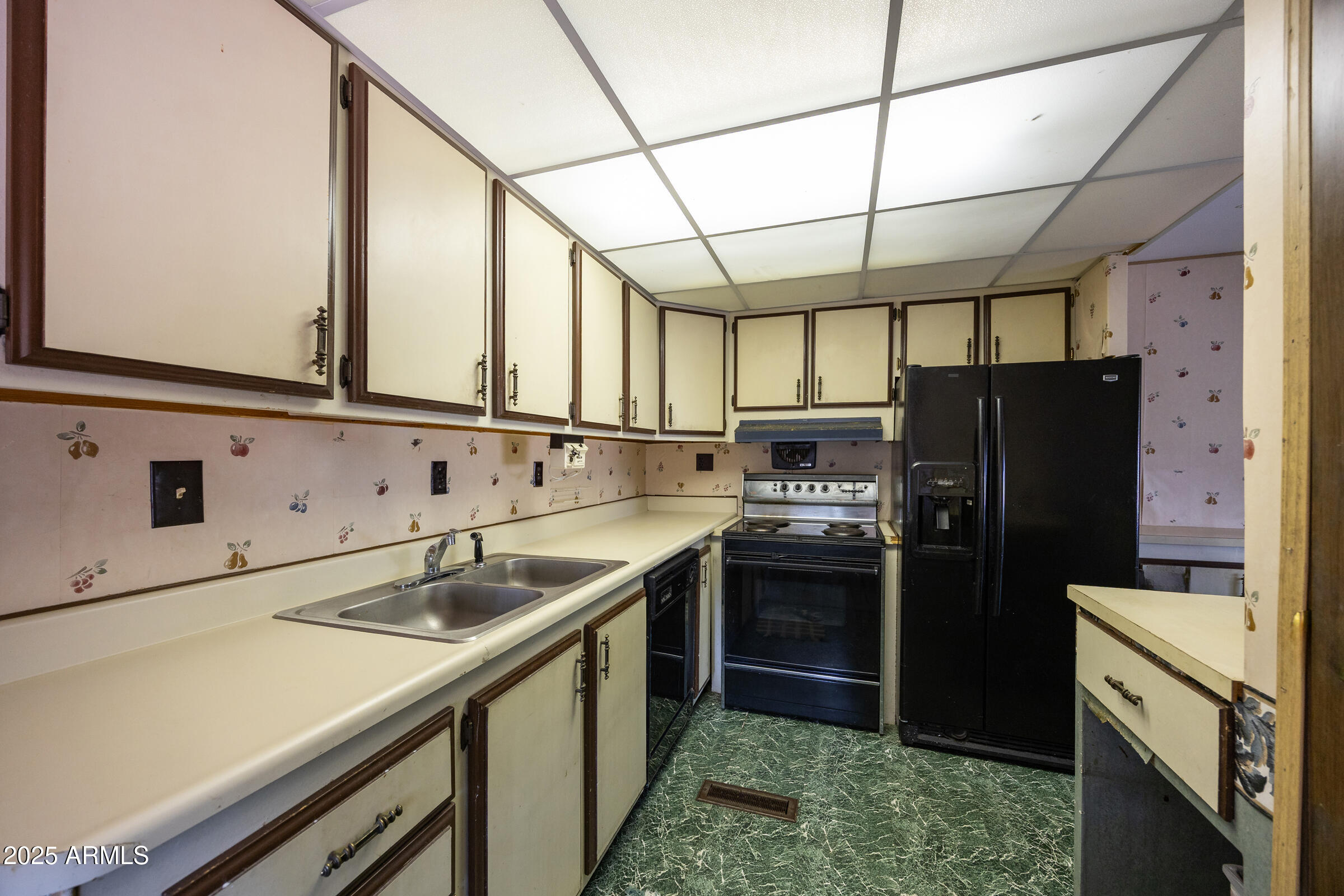 17130 S REDWOOD Drive