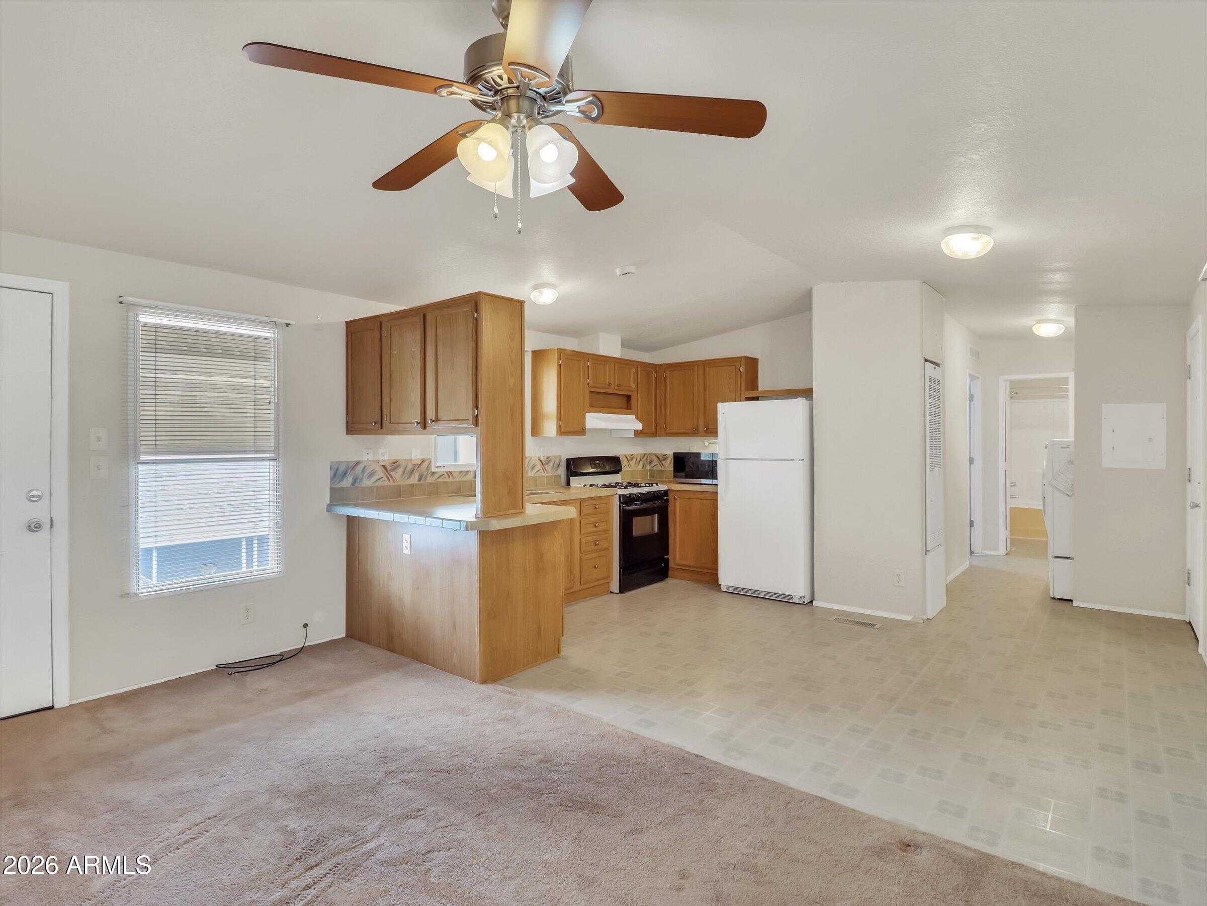 301 S SIGNAL BUTTE Road 827