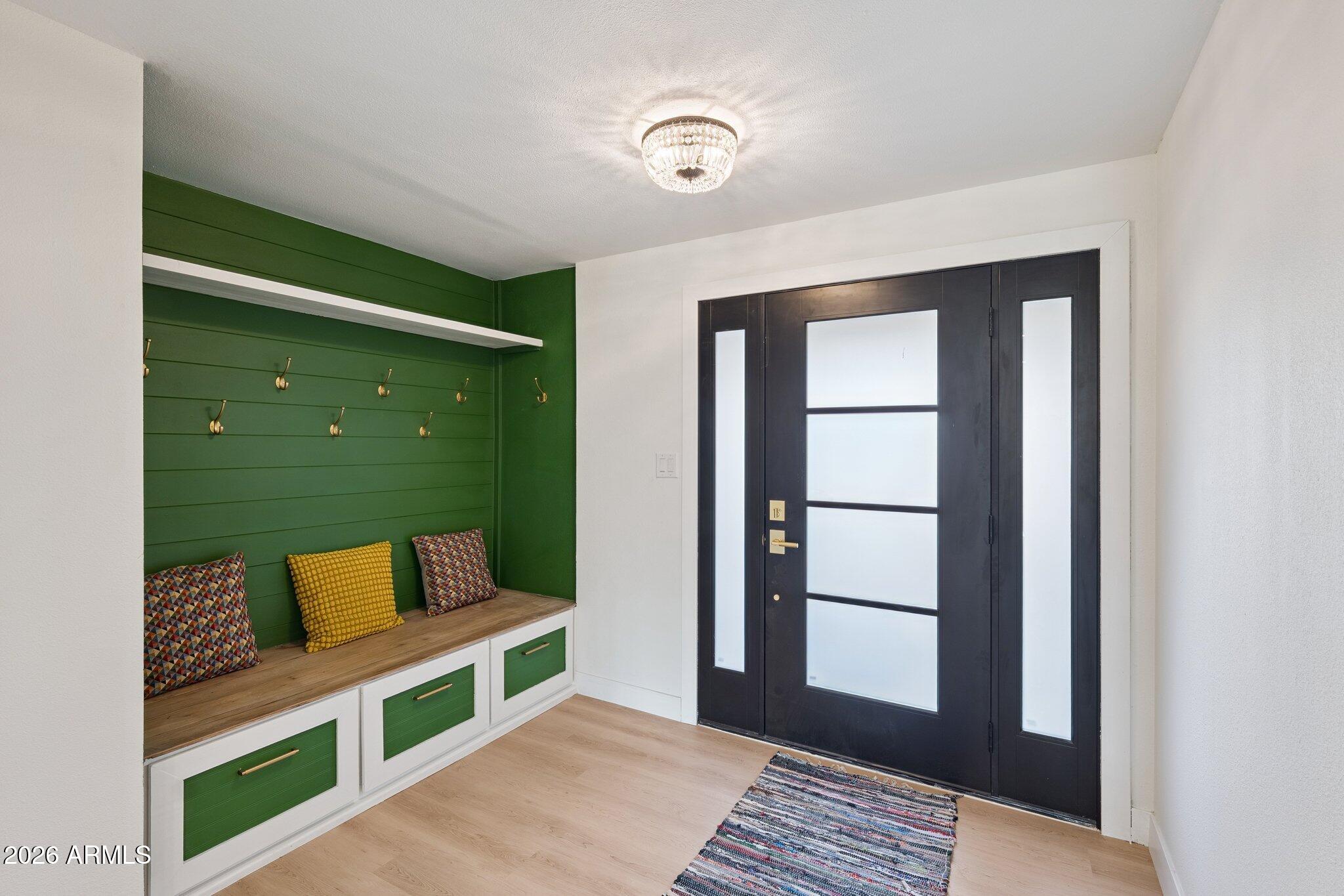 735 E MANHATTON Drive