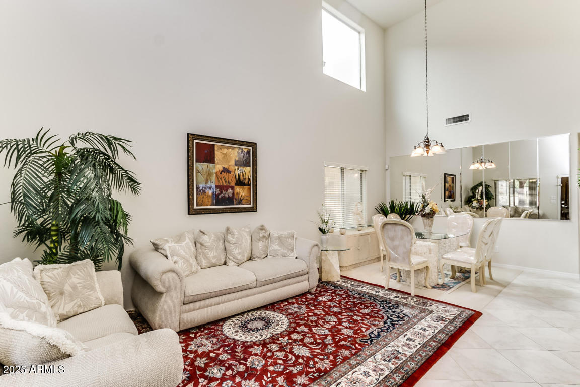 1827 W BLACK HILL Road