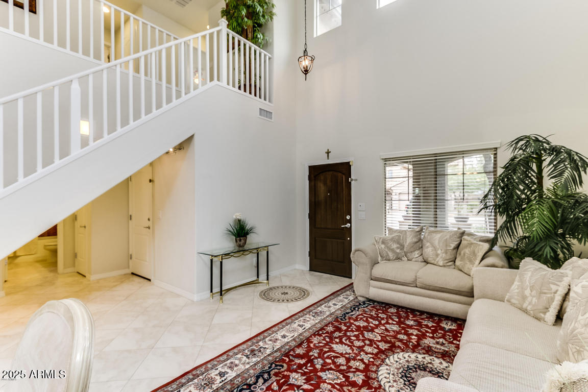 1827 W BLACK HILL Road