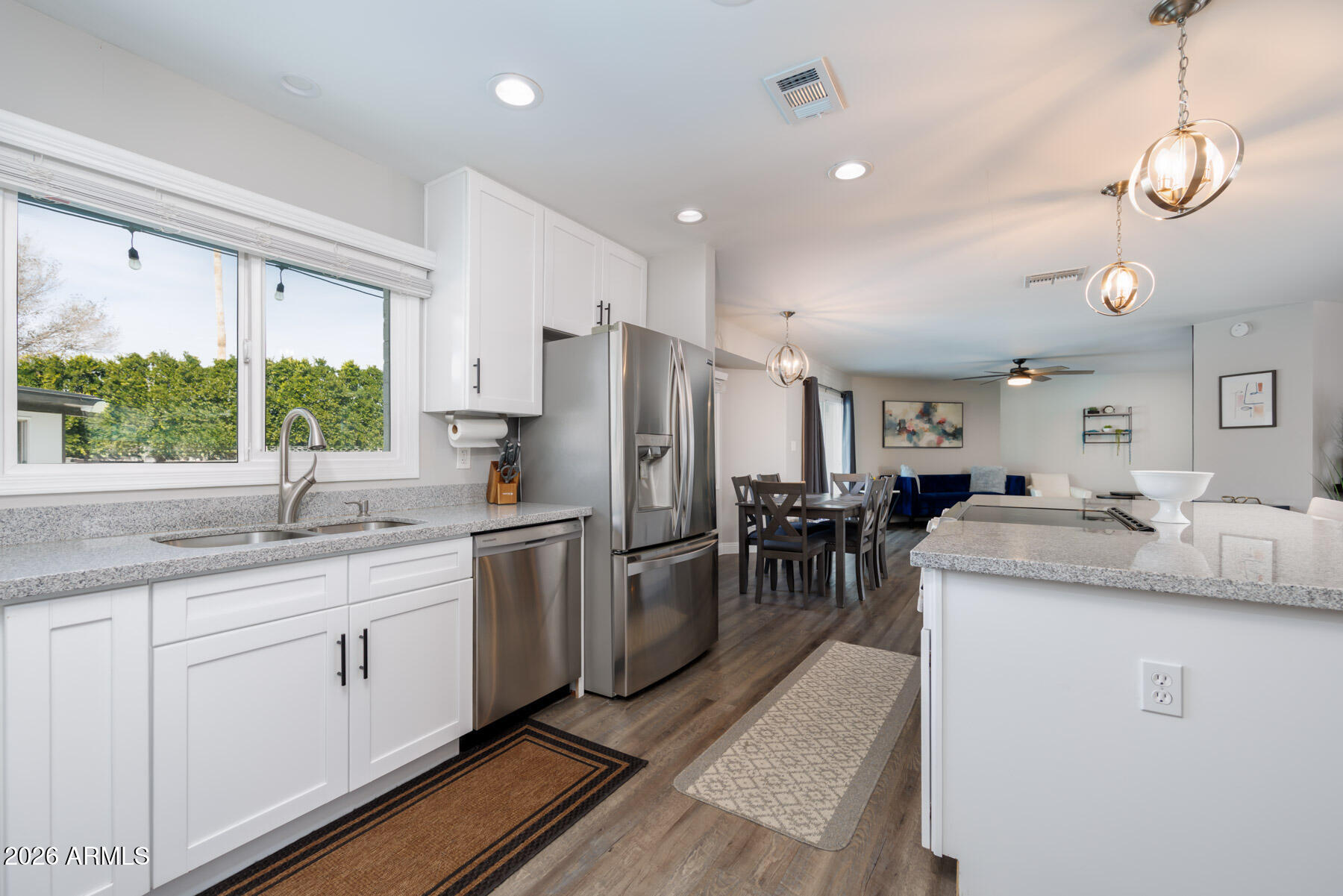 8714 E MACKENZIE Drive