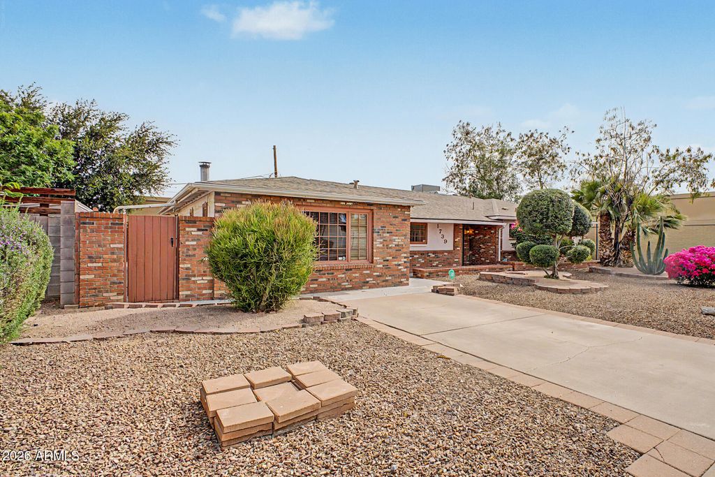 Photo of 1739 E Luke Avenue, Phoenix, AZ 85016 (MLS # 7031415)