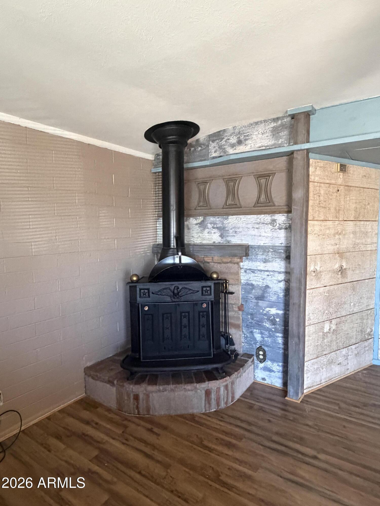 337 S Thunderbird Drive