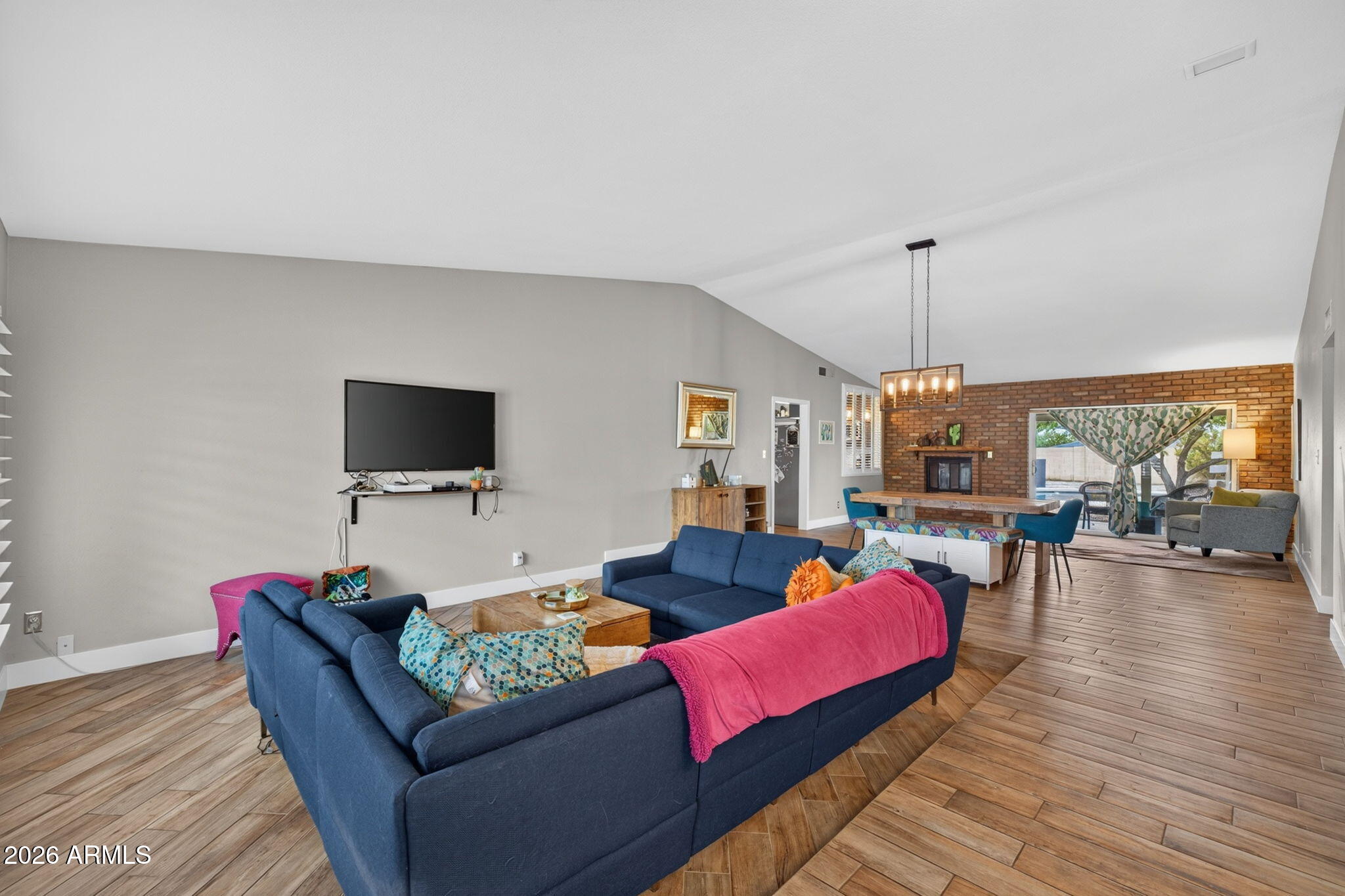 2360 E SAHUARO Drive