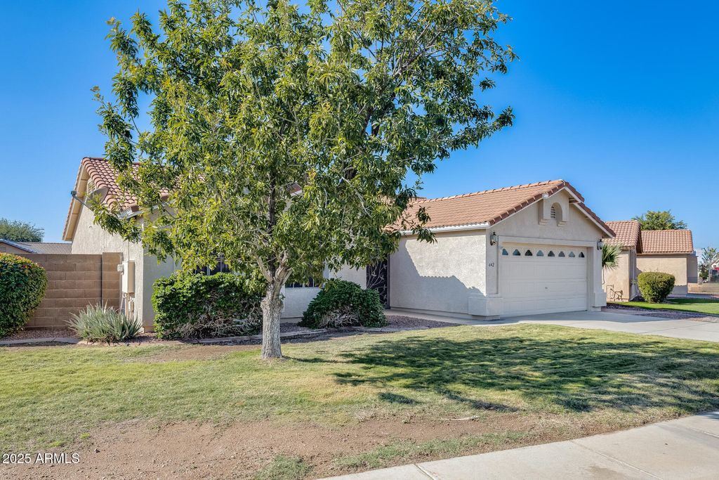 Photo of 642 S Thunderbird Drive, Apache Junction, AZ 85120 (MLS # 6950466)