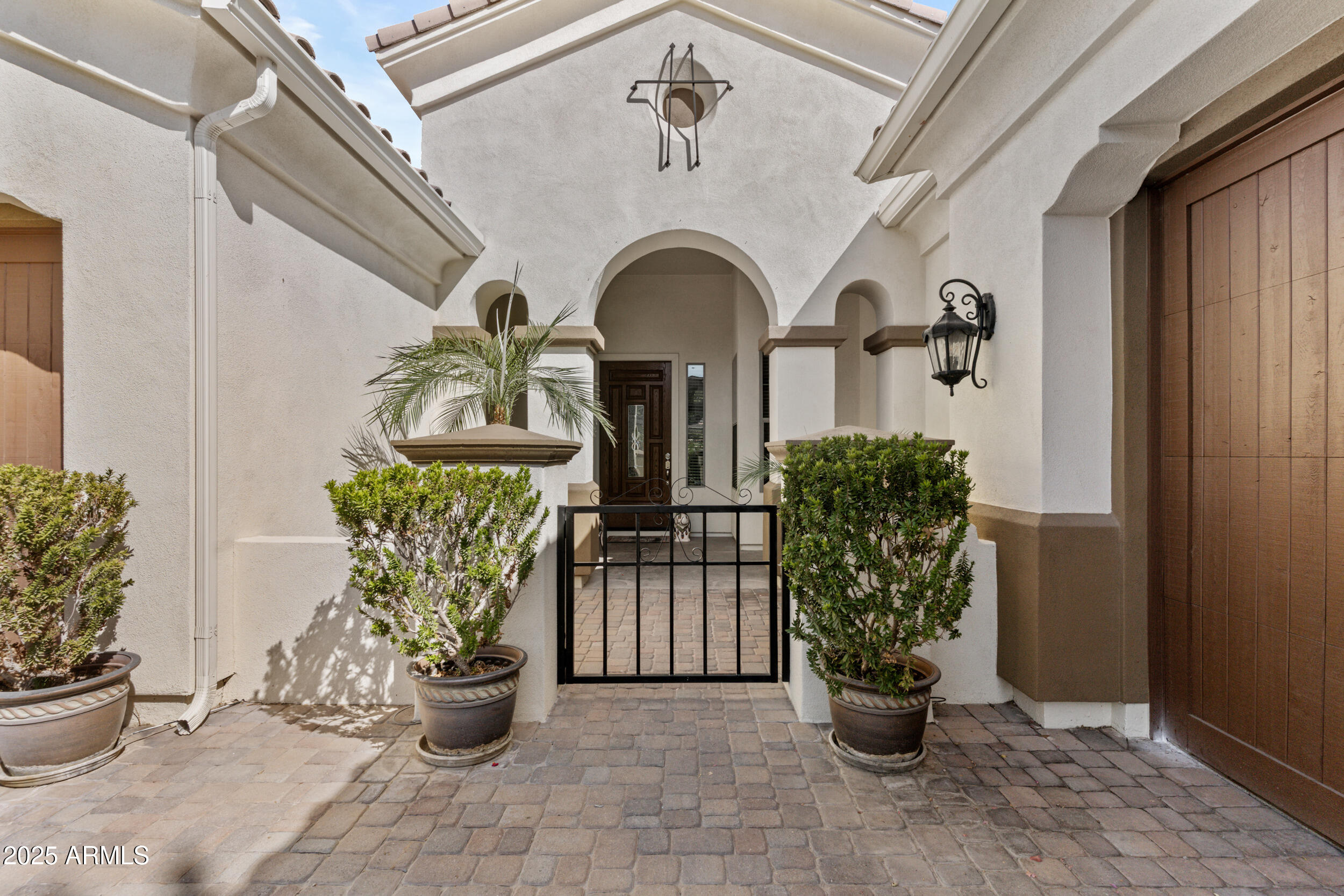 211 W NEW DAWN Drive