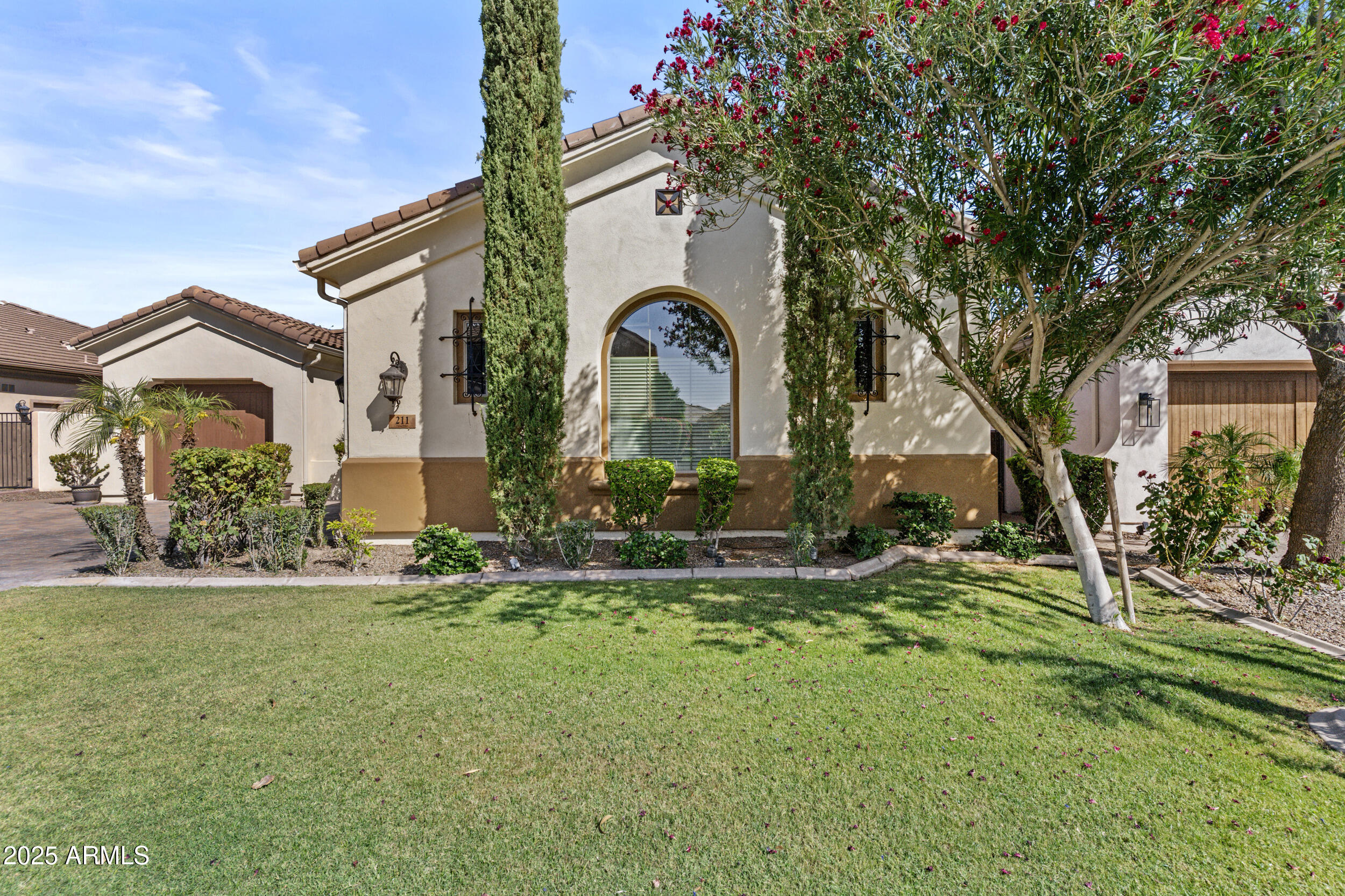 211 W NEW DAWN Drive