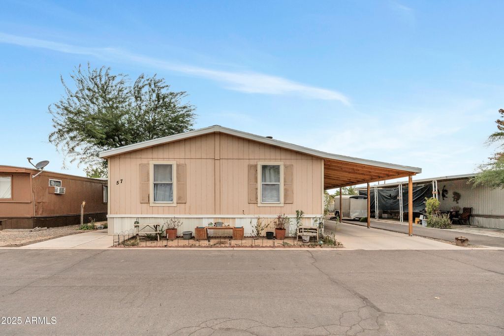 Photo of 1105 N 8th Road, Avondale, AZ 85323 (MLS # 6918560)