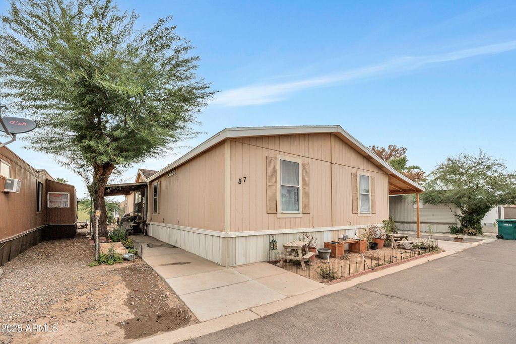 Photo of 1105 N 8th Road, Avondale, AZ 85323 (MLS # 6918560)