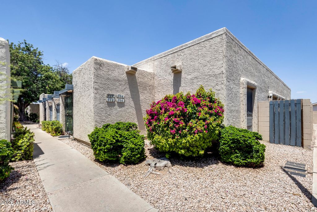 Photo of 704 S Lebanon Lane, Tempe, AZ 85288 (MLS # 7030428)