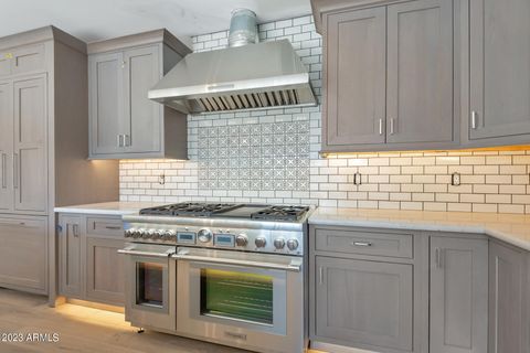 Photo of 4525 N 40th Street, Phoenix, AZ 85018 (MLS # 6917400)