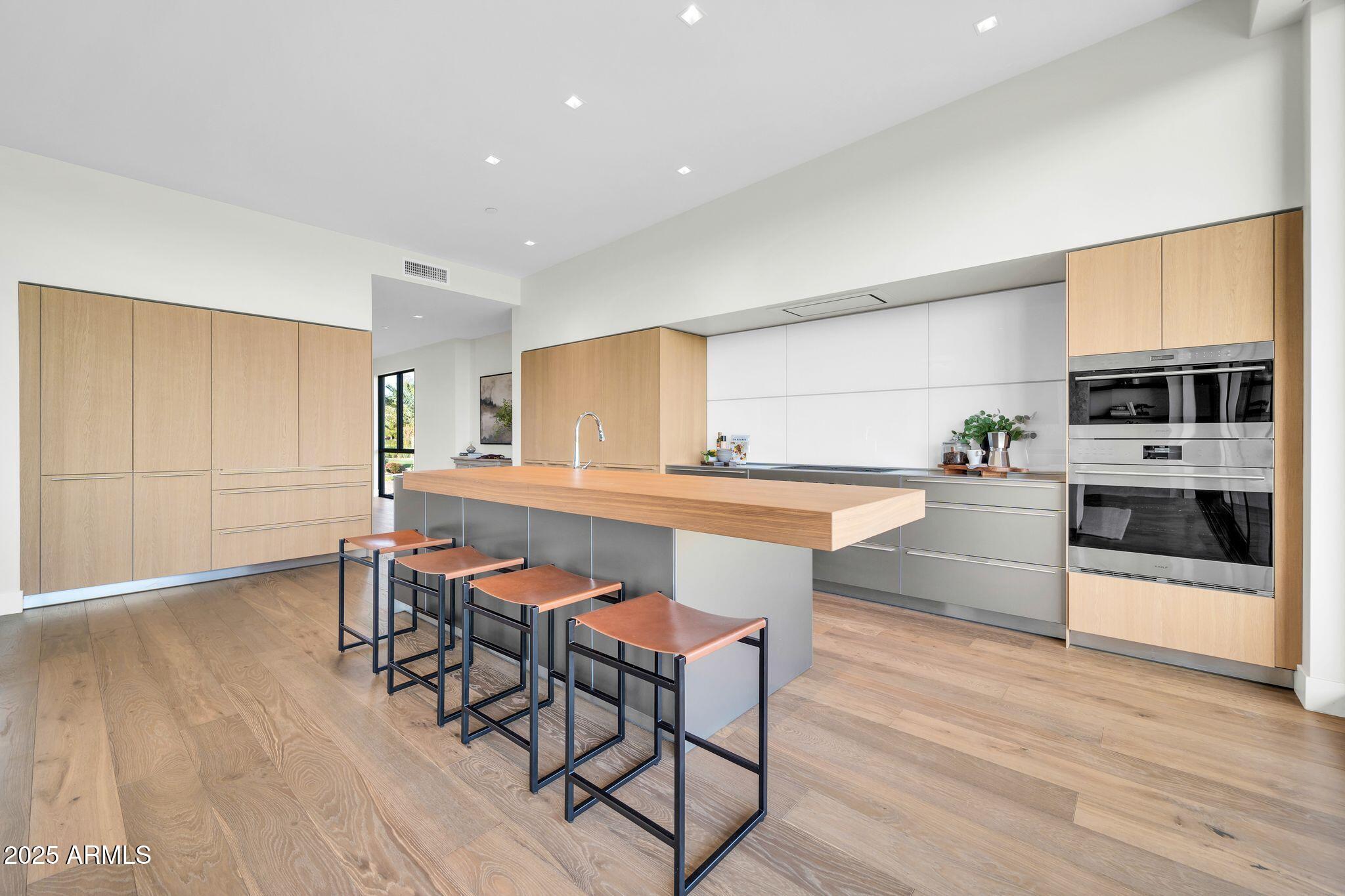 6331 E PHOENICIAN Boulevard 6