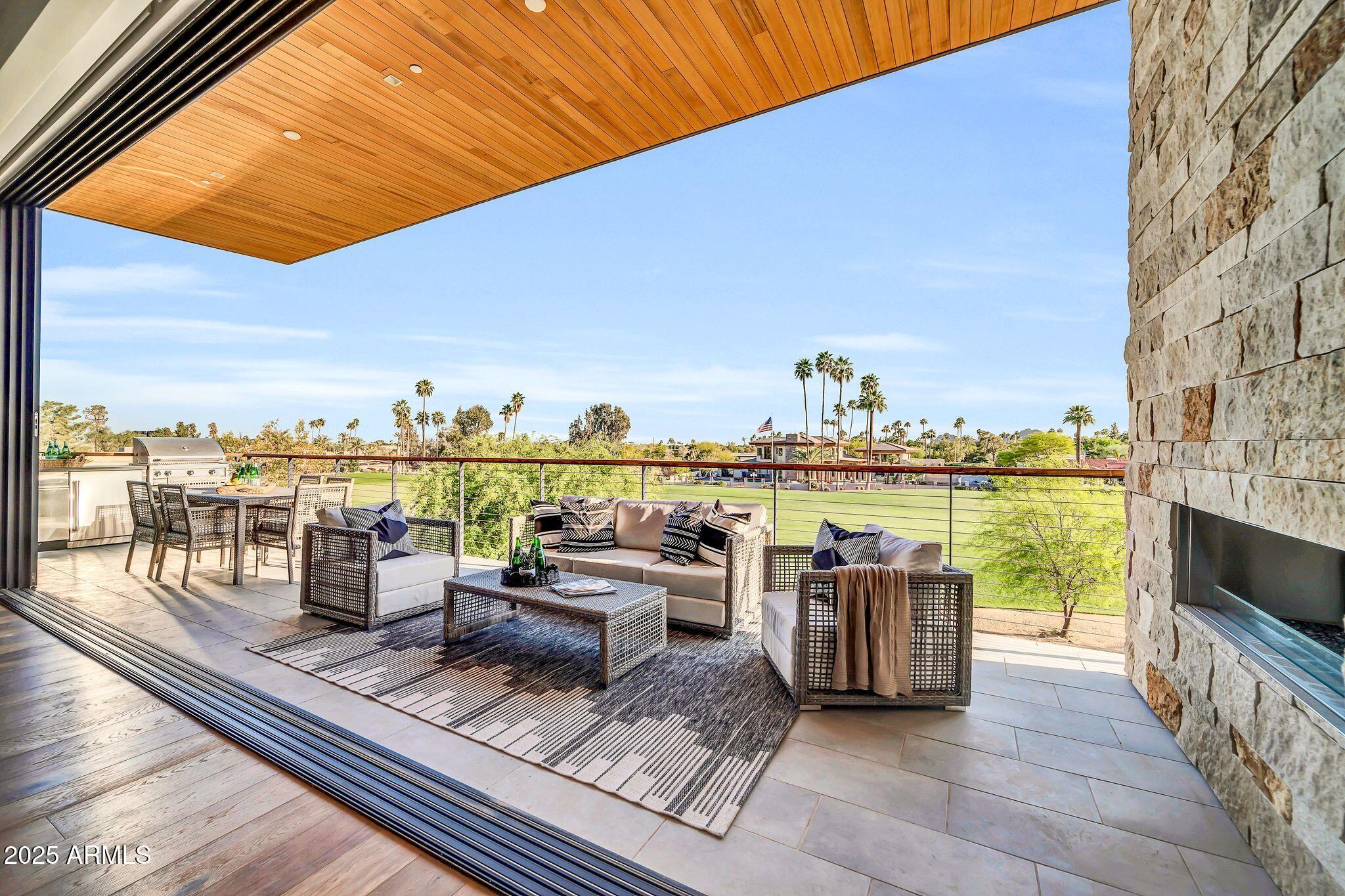 6331 E PHOENICIAN Boulevard 6