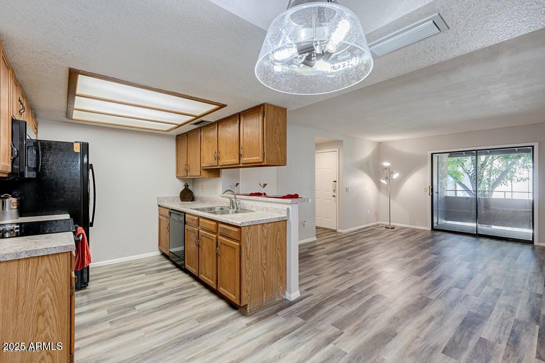 2146 W ISABELLA Avenue 215