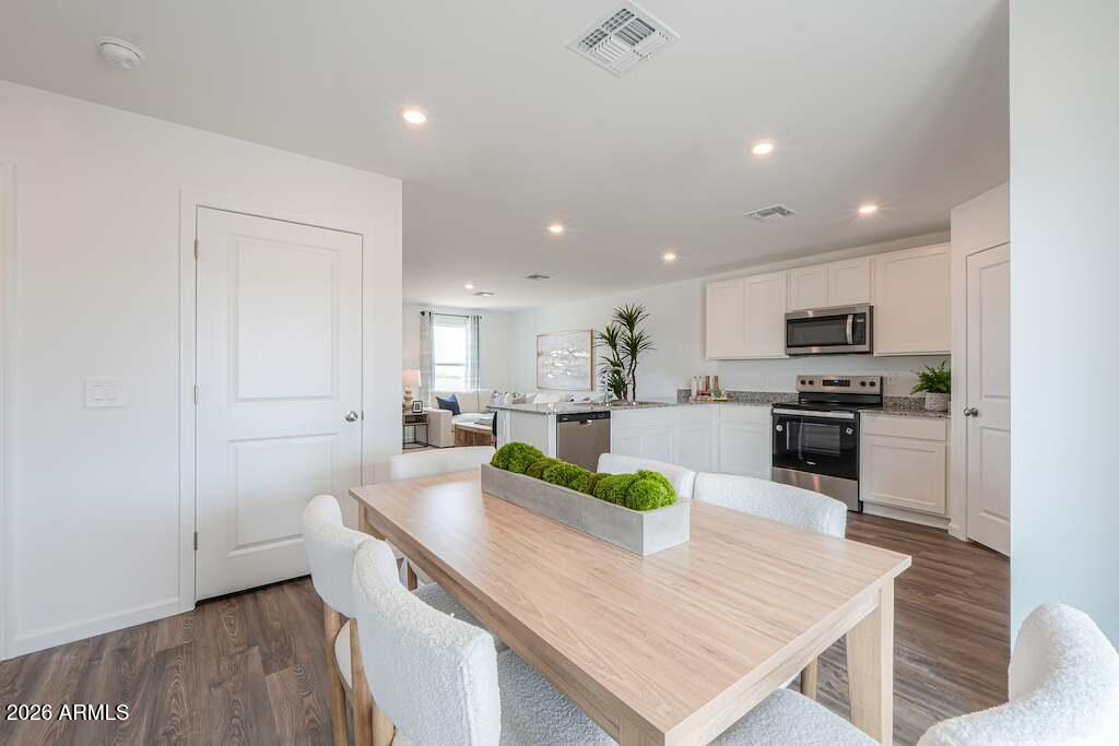 351 W PARK VIEW Lane