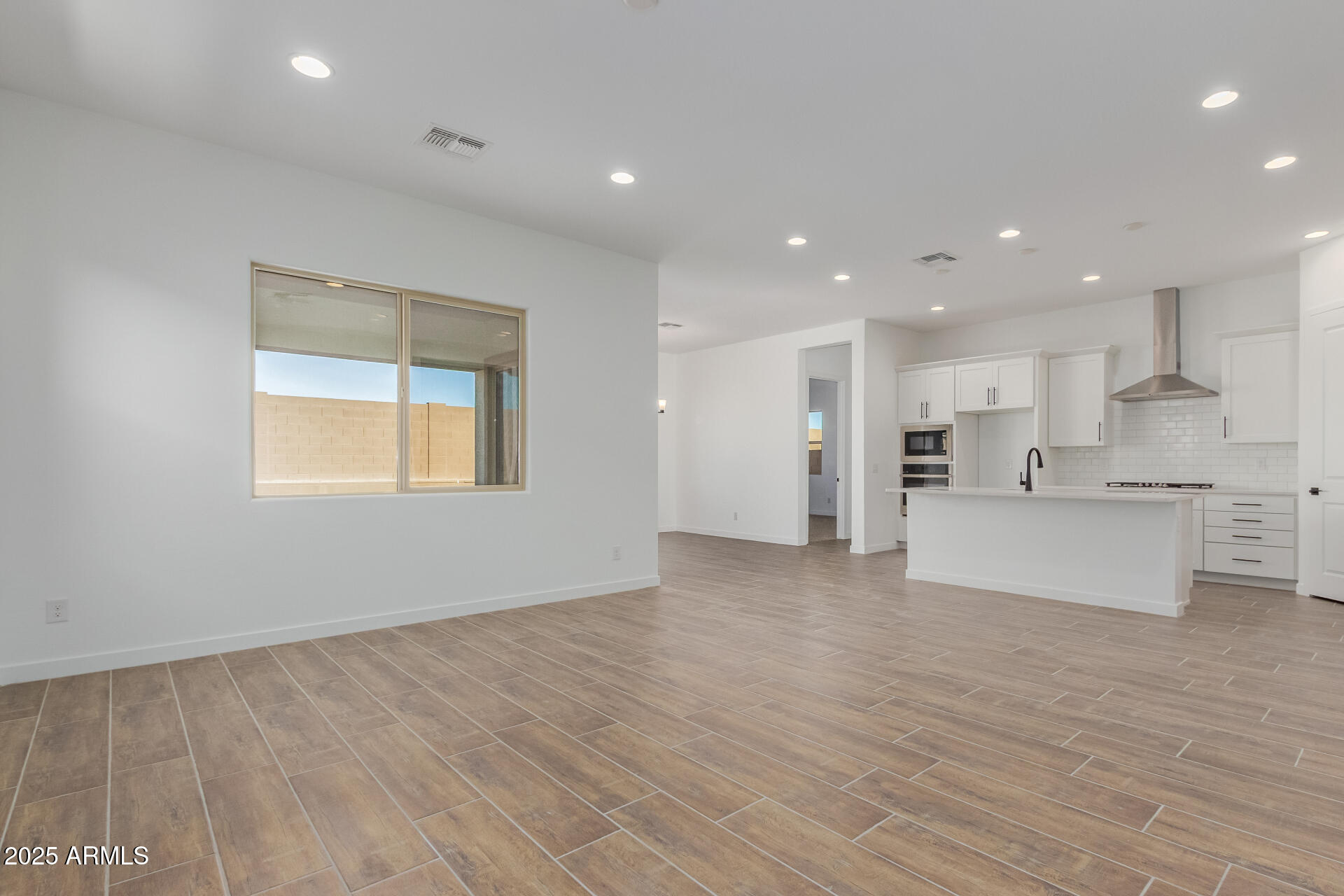 15866 W MIAMI Street